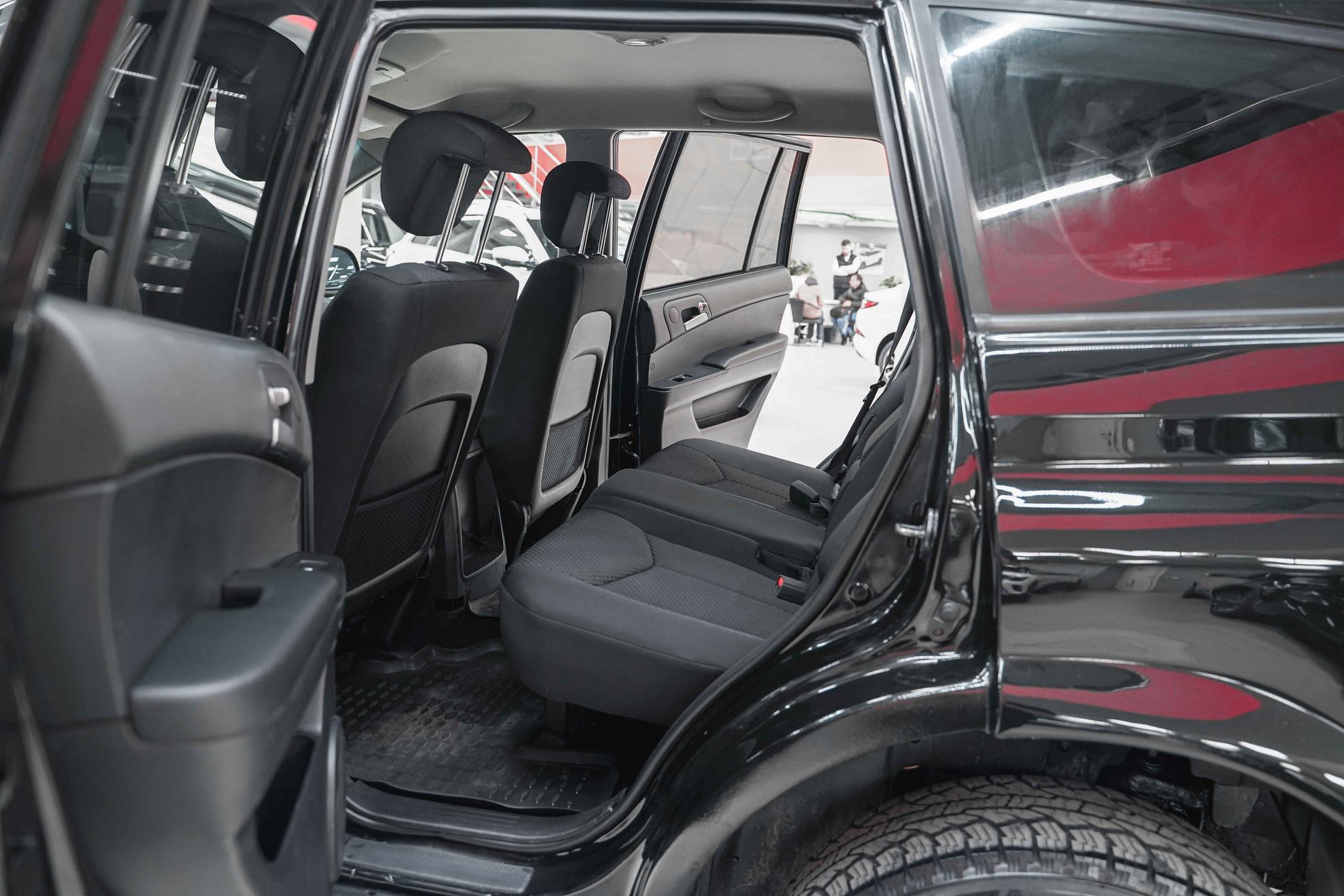SsangYong Kyron 2012, черный, ДЦ Орехово