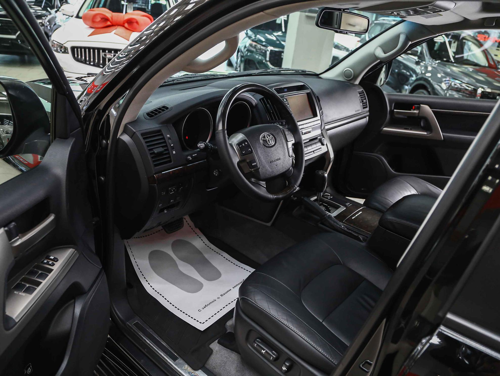 Toyota Land Cruiser 2011, черный, ДЦ Орехово