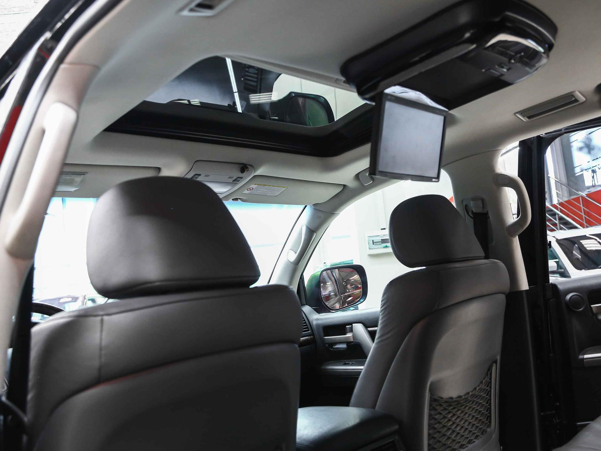 Toyota Land Cruiser 2010, черный, ДЦ Орехово