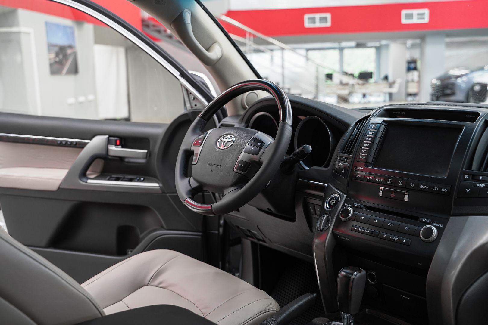Toyota Land Cruiser 2008, серый, ДЦ Орехово