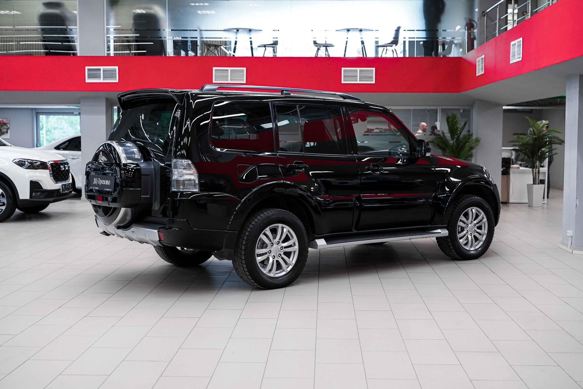 Mitsubishi Pajero 2013, черный, ДЦ Орехово