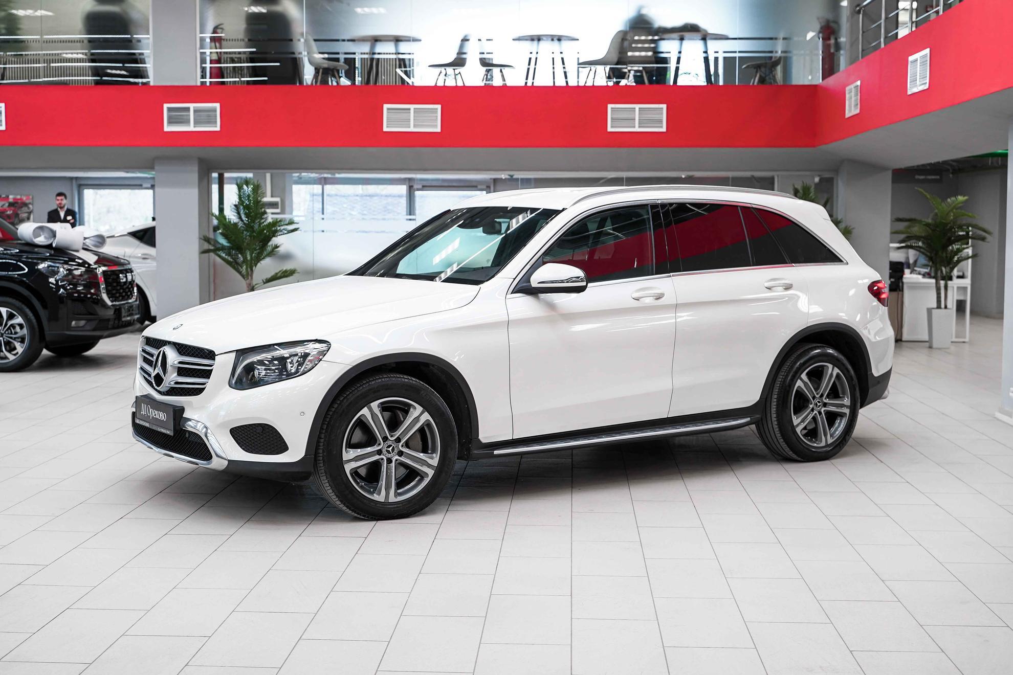 Mercedes-Benz GLC 2017, белый, ДЦ Орехово