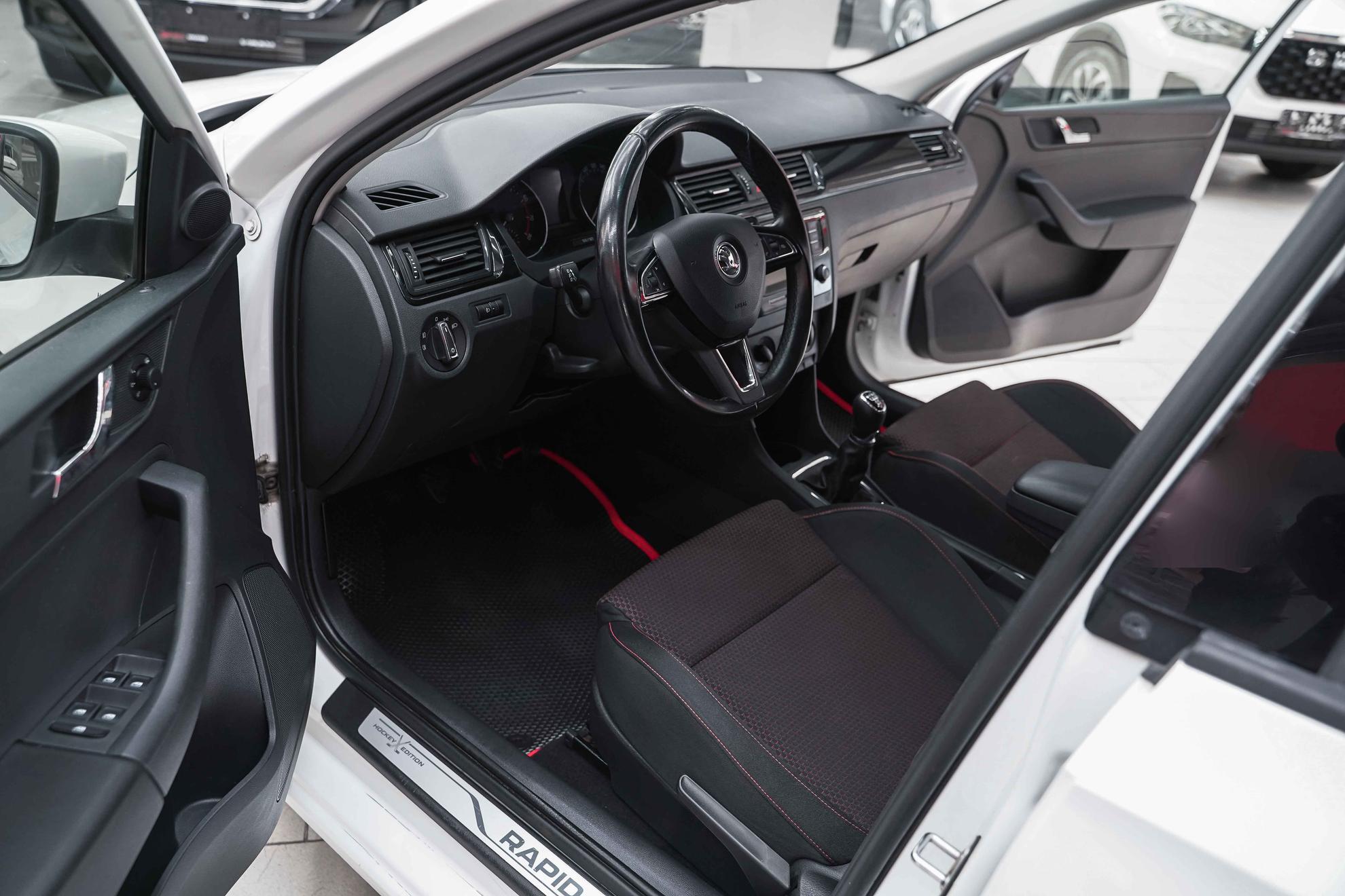 Skoda Rapid 2015, белый, ДЦ Орехово