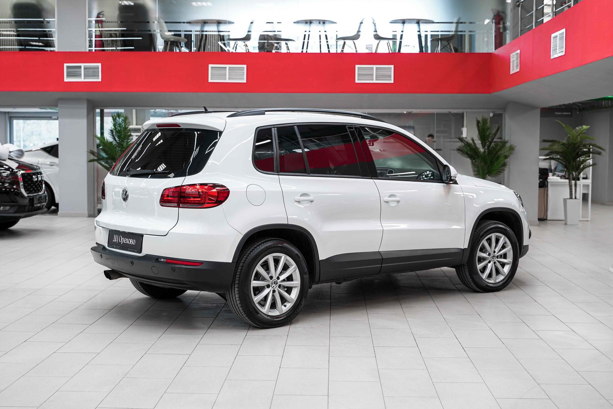 Volkswagen Tiguan 2016, белый, ДЦ Орехово
