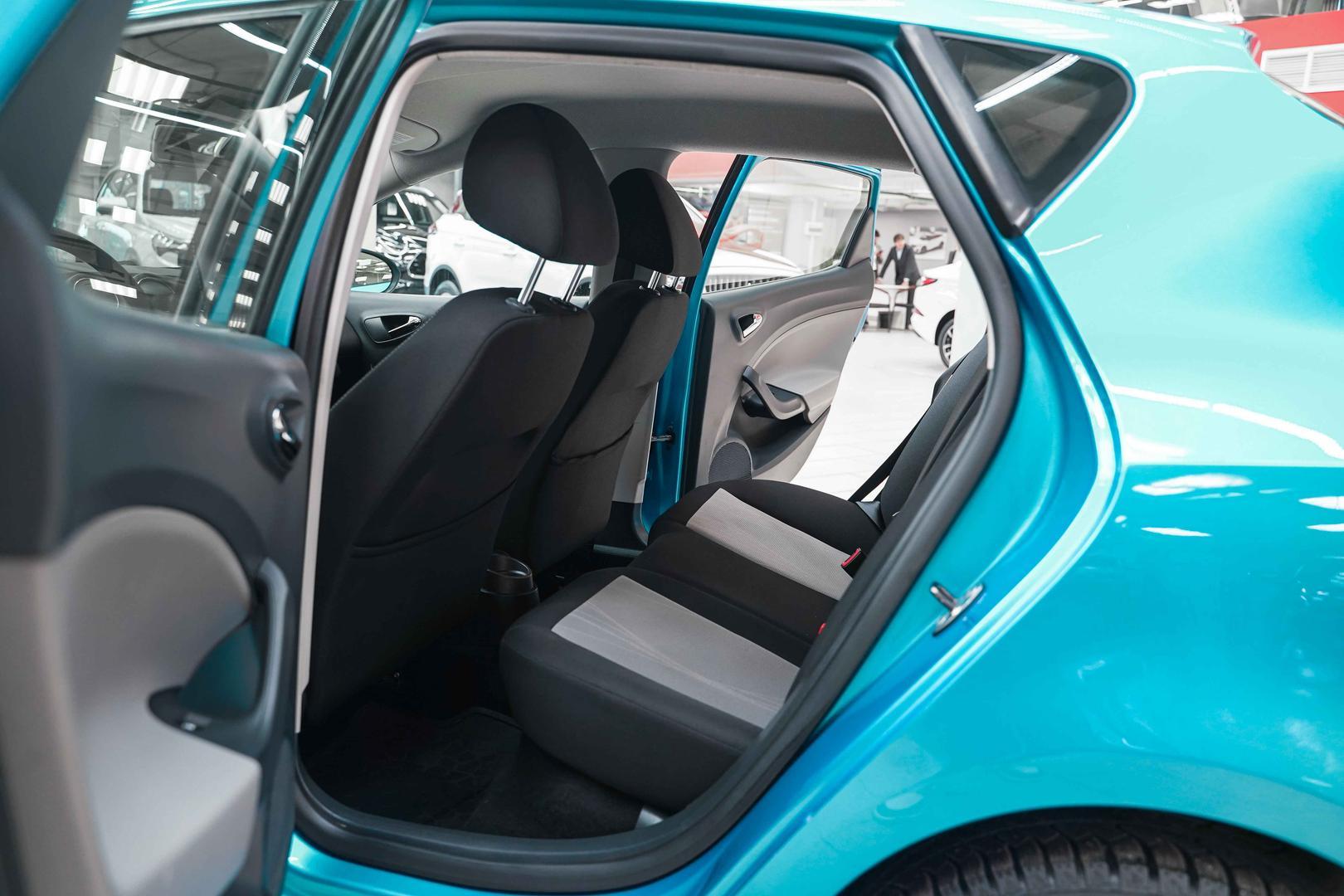 Seat Ibiza 2013, голубой, ДЦ Орехово