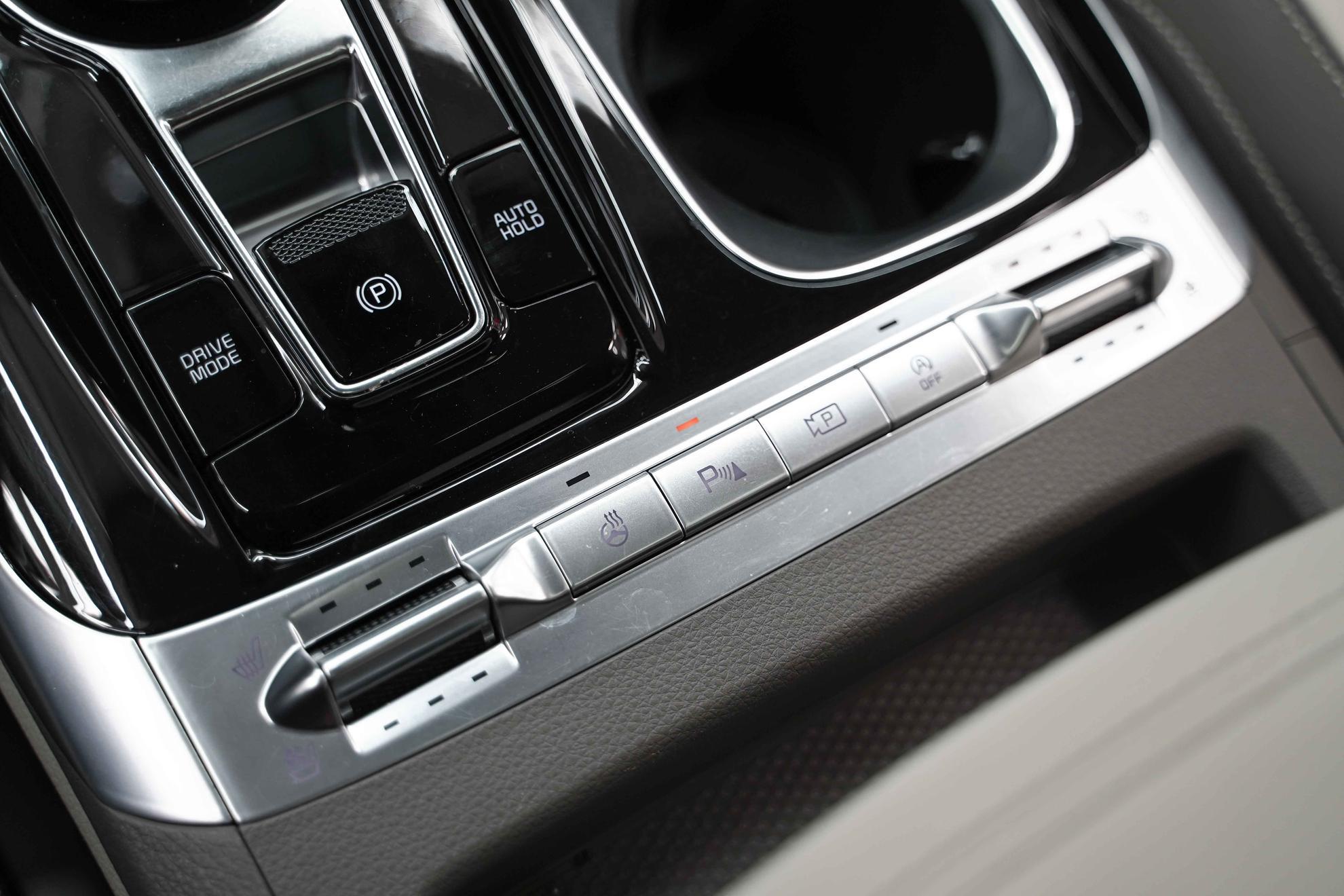 Kia Carnival 2023, черный, ДЦ Орехово