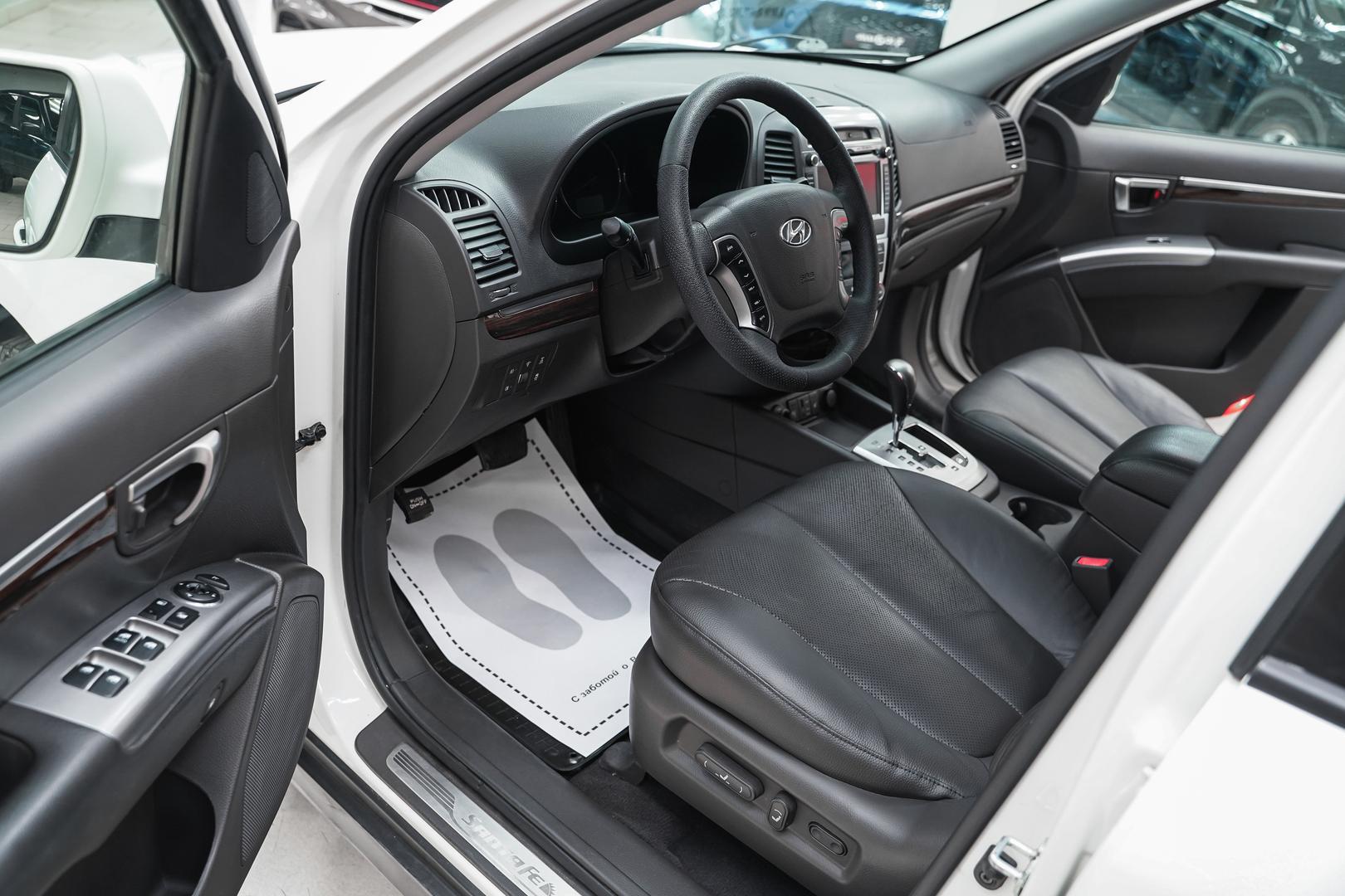 Hyundai Santa Fe 2011, белый, ДЦ Орехово