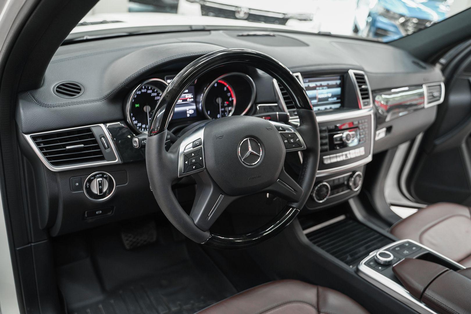 Mercedes-Benz GL-Класс 2013, белый, ДЦ Орехово