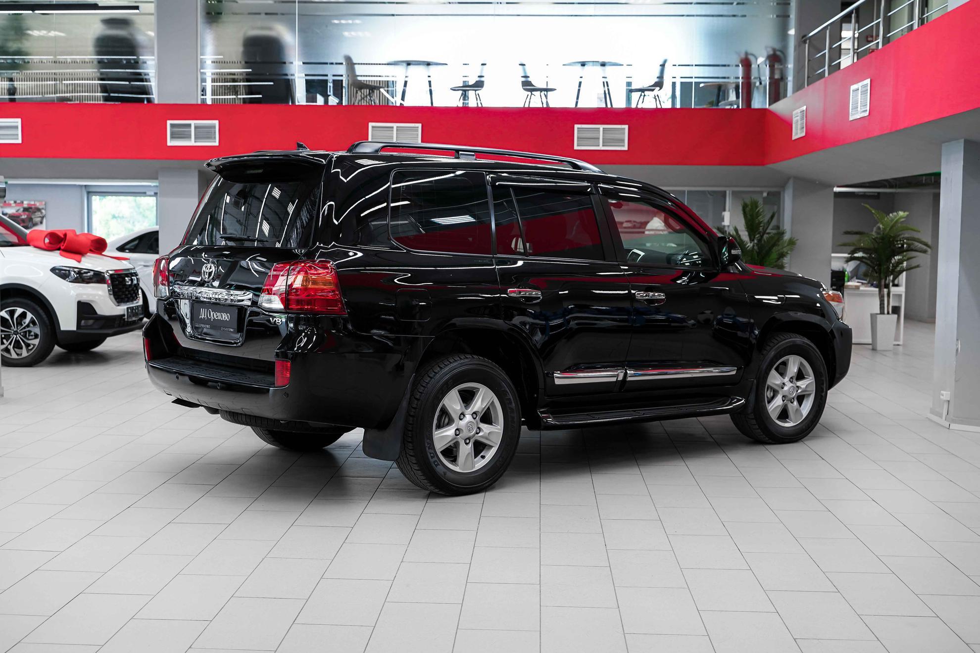 Toyota Land Cruiser 2014, черный, ДЦ Орехово