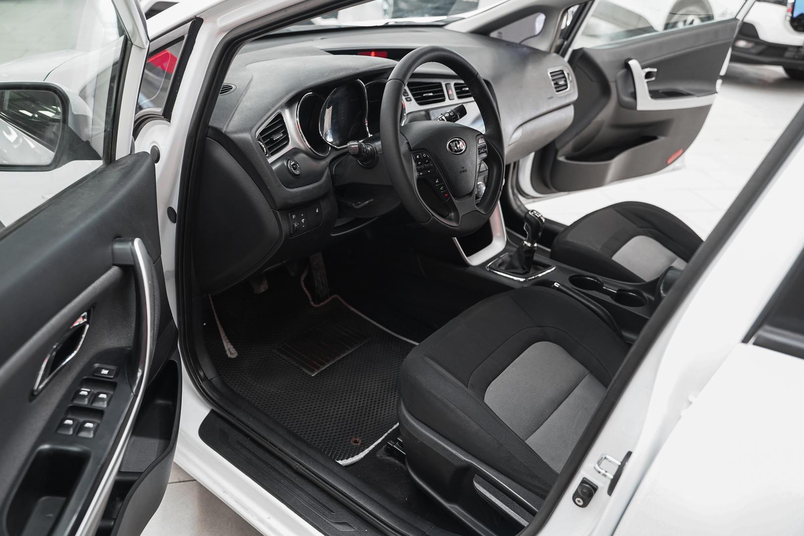 Kia Ceed 2012, белый, ДЦ Орехово