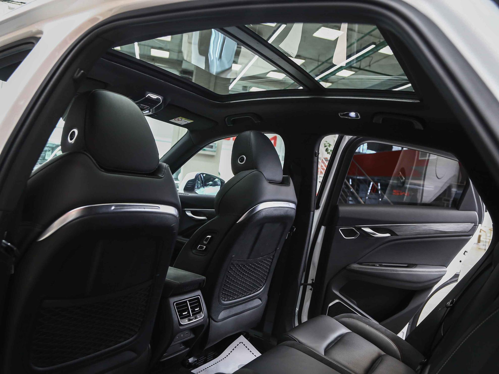 Geely Tugella 2023, белый, ДЦ Орехово