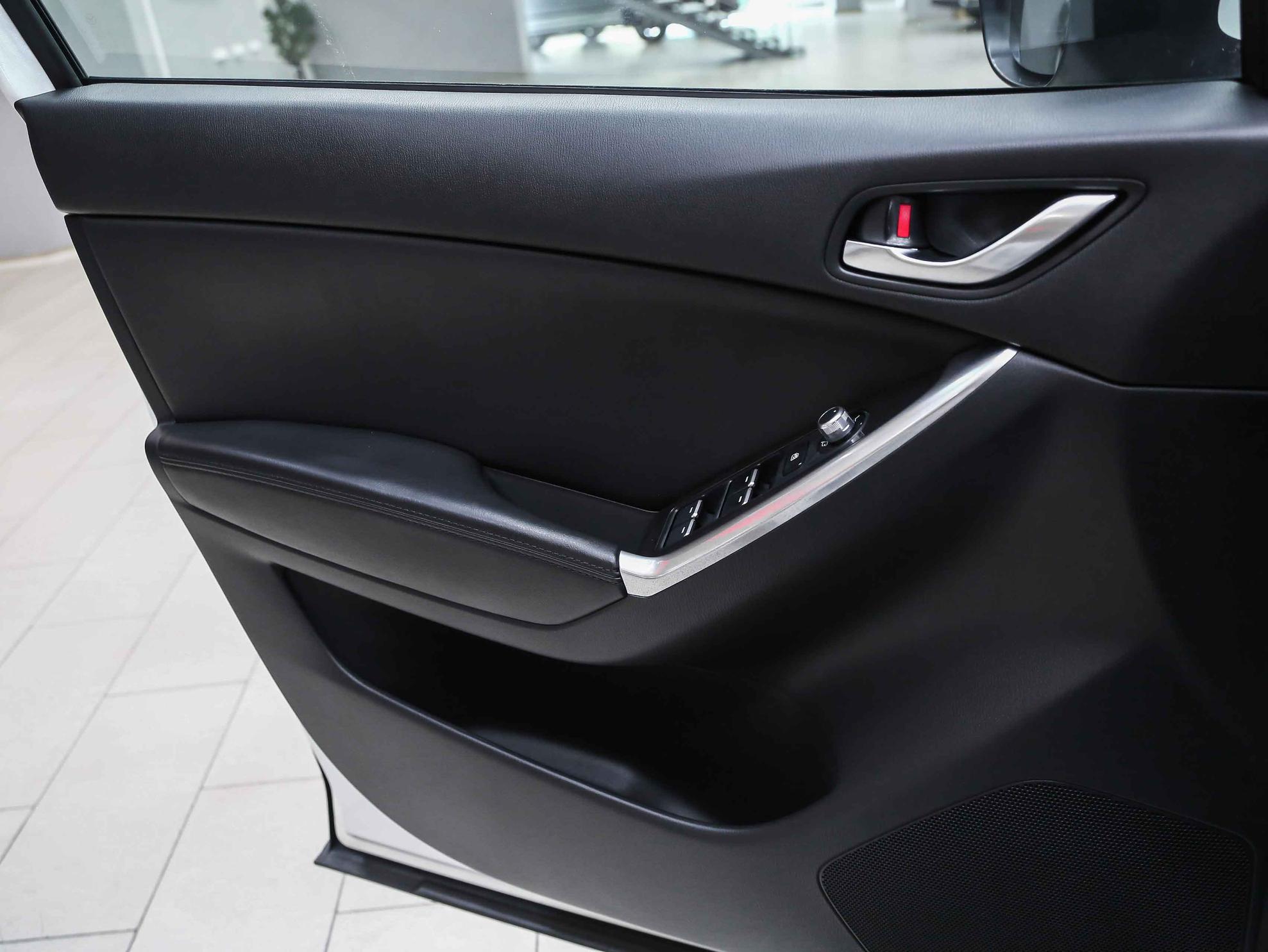 Mazda CX-5 2015, белый, ДЦ Орехово
