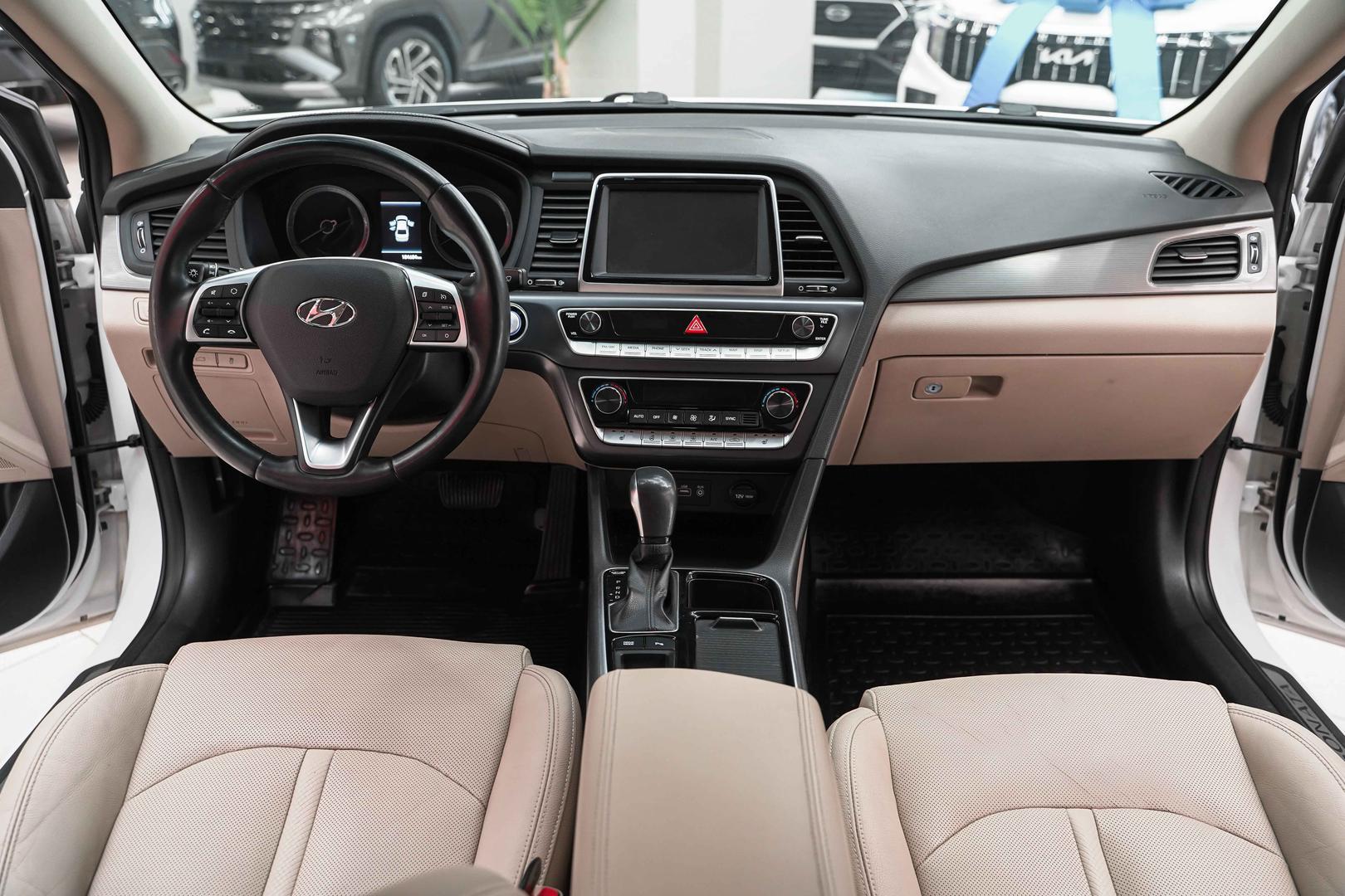 Hyundai Sonata 2019, белый, ДЦ Орехово