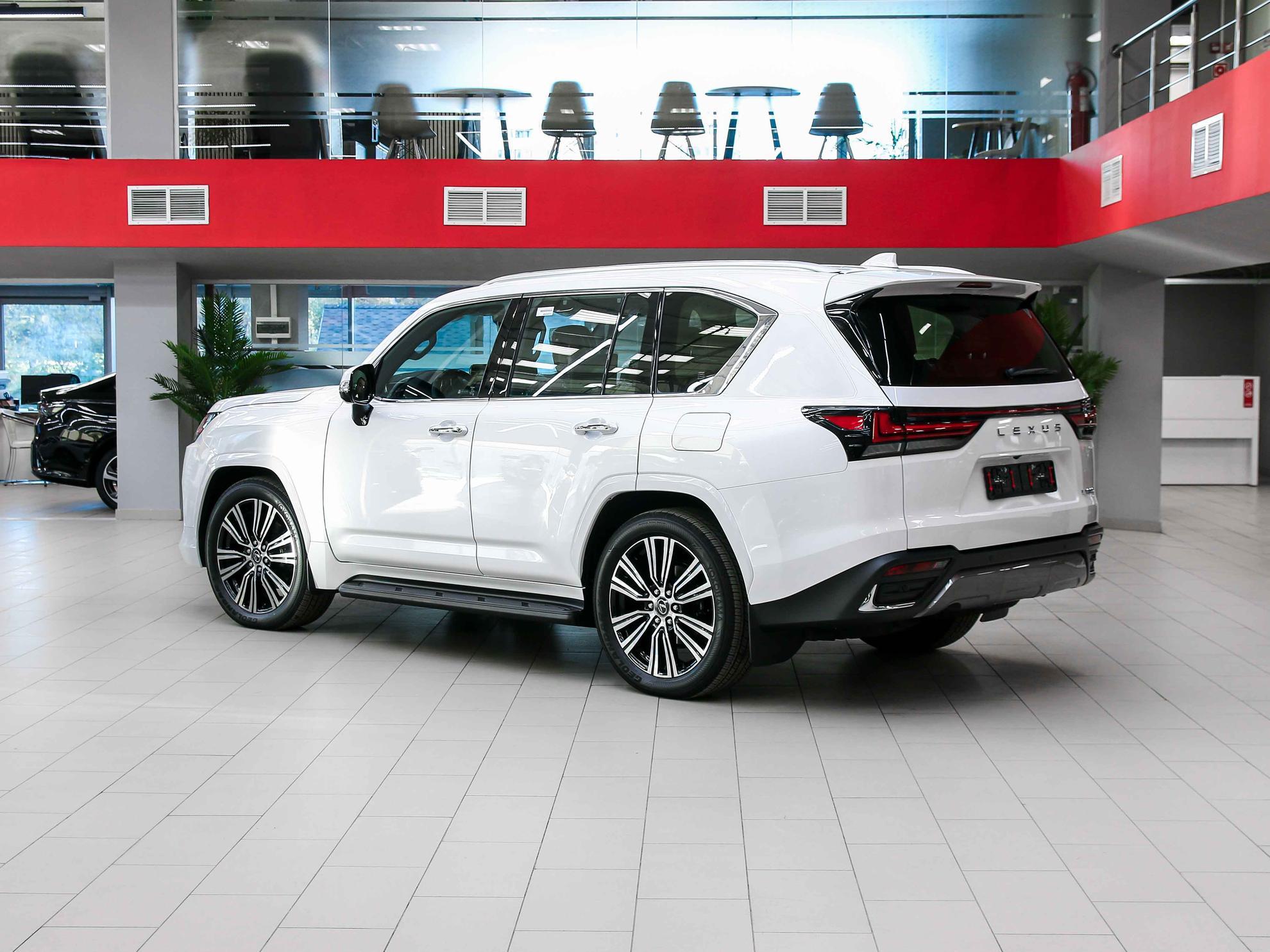 Lexus LX 2026, белый, ДЦ Орехово