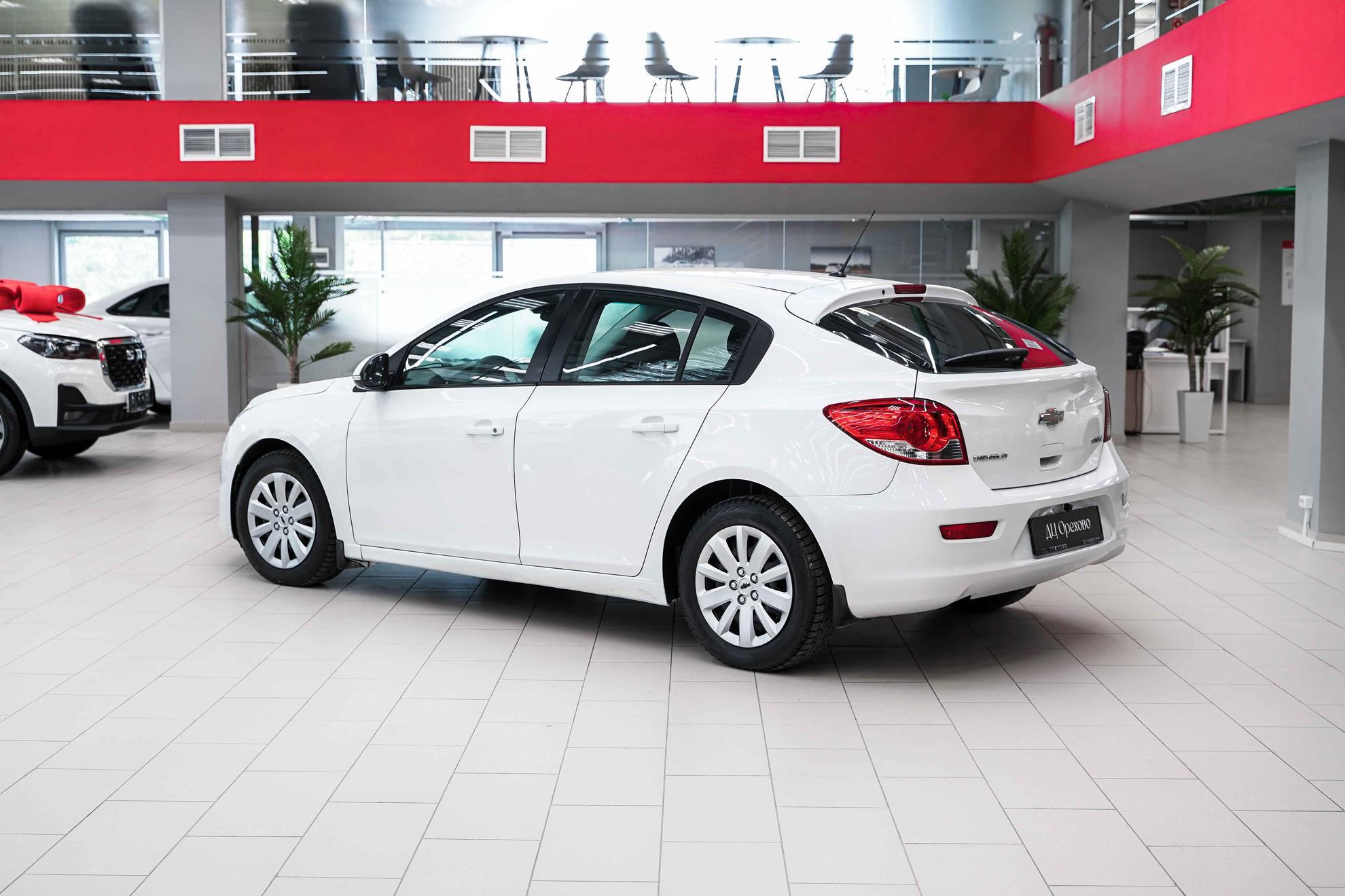 Chevrolet Cruze 2014, белый, ДЦ Орехово