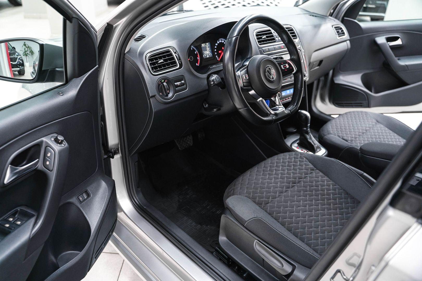 Volkswagen Polo 2018, серебряный, ДЦ Орехово