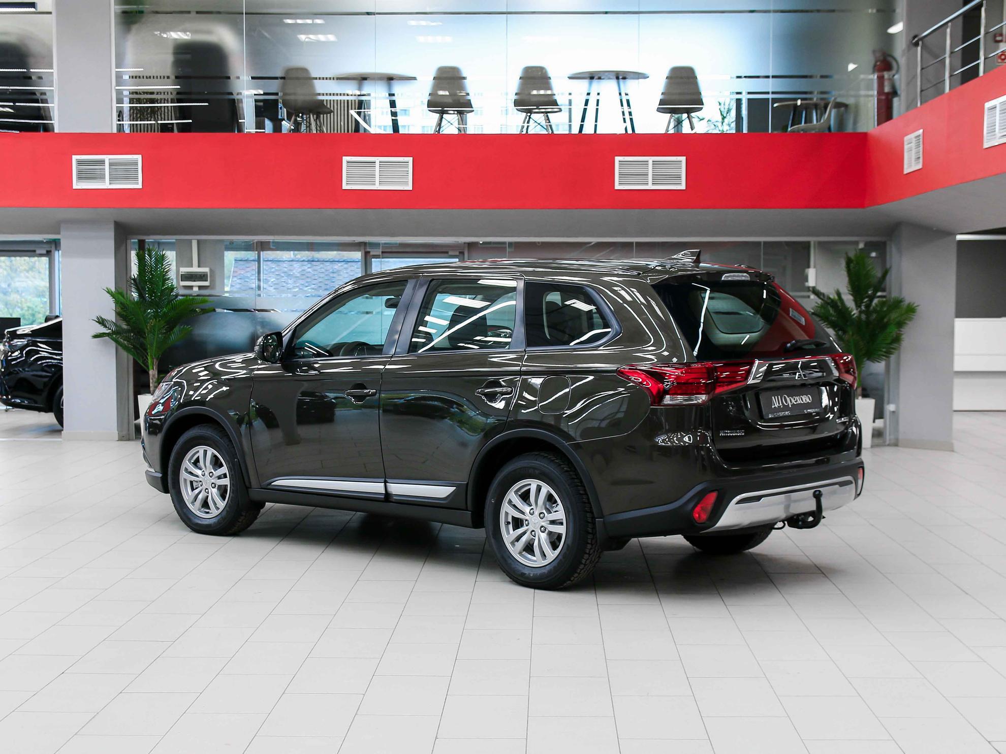 Mitsubishi Outlander 2019, коричневый, ДЦ Орехово