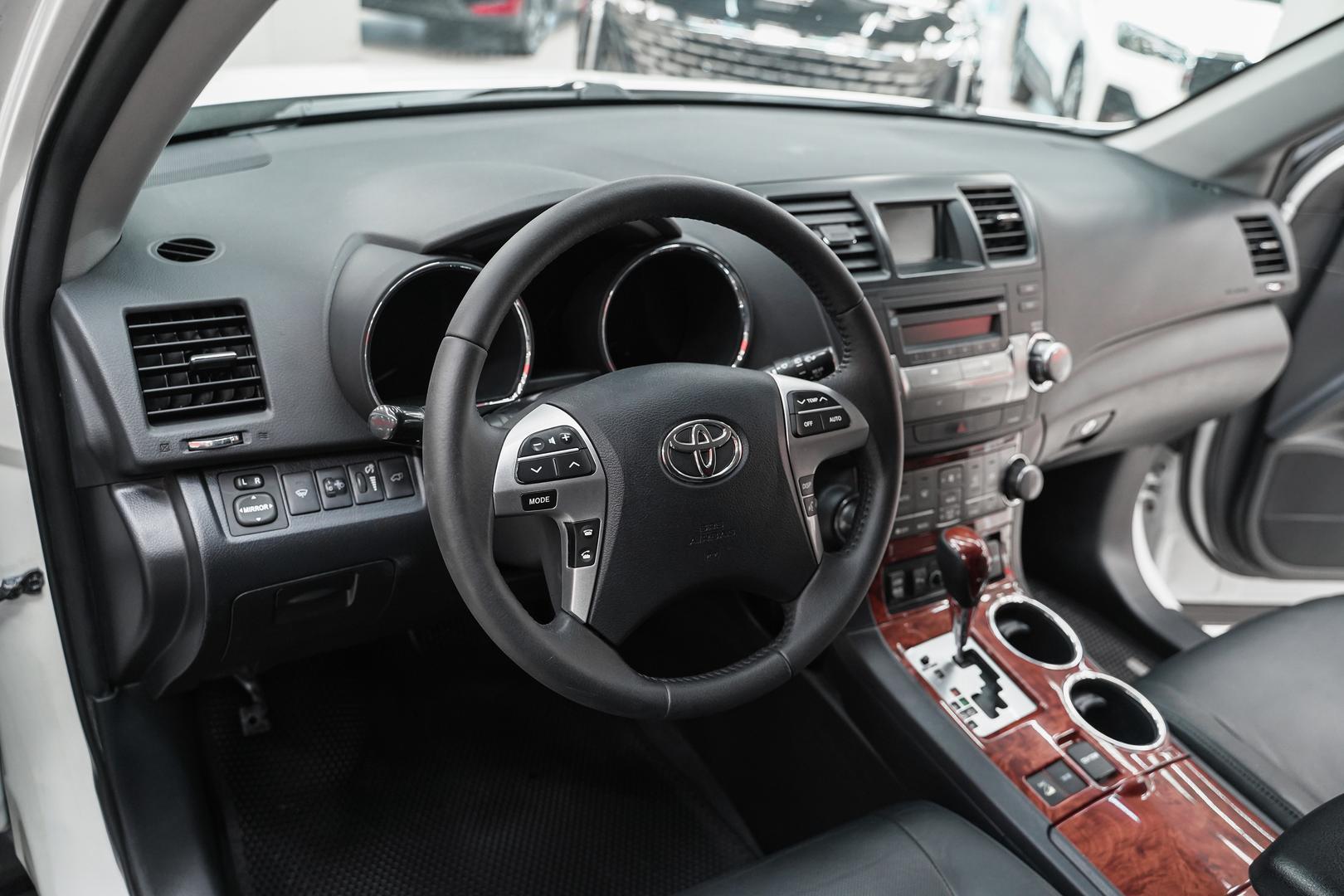 Toyota Highlander 2012, белый, ДЦ Орехово