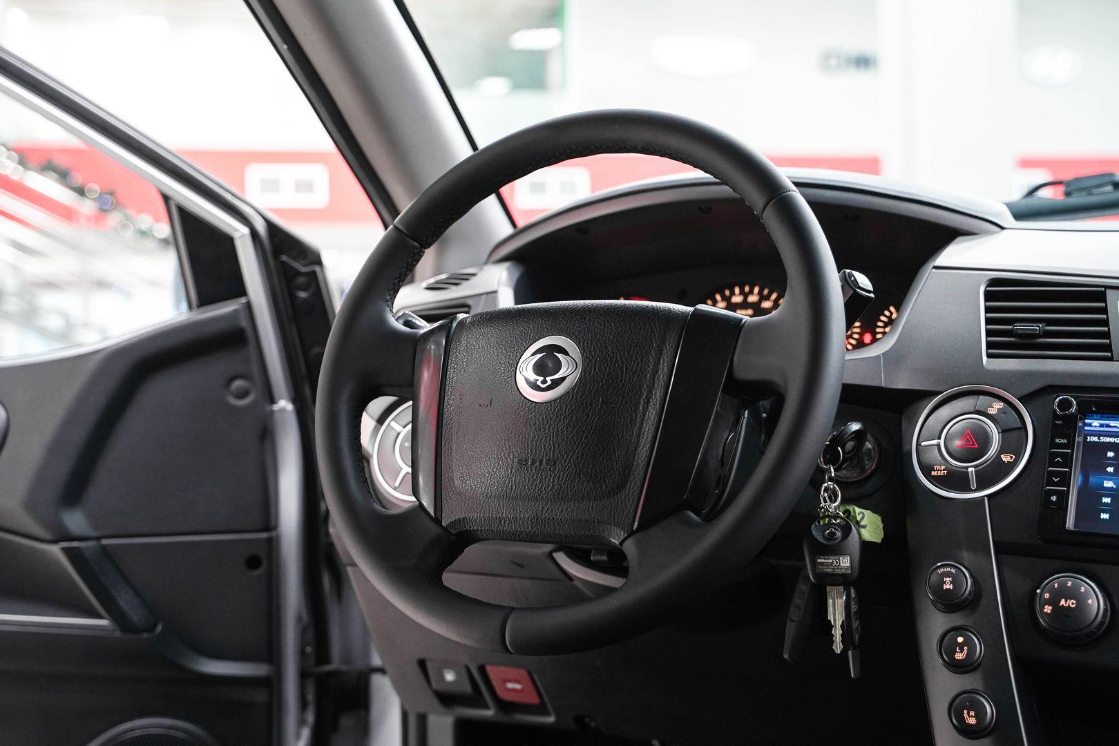 SsangYong Kyron 2013, серебряный, ДЦ Орехово
