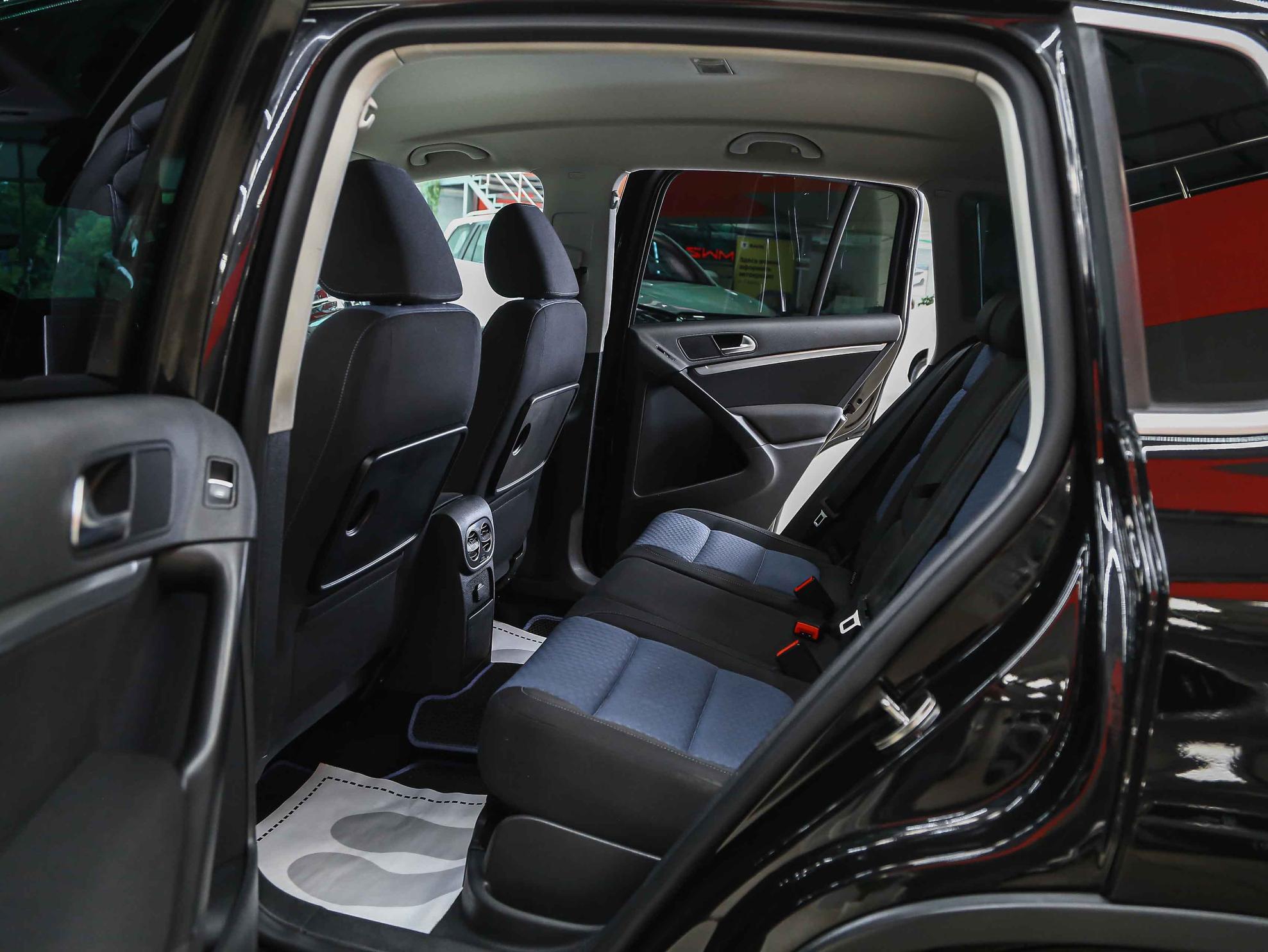 Volkswagen Tiguan 2013, черный, ДЦ Орехово