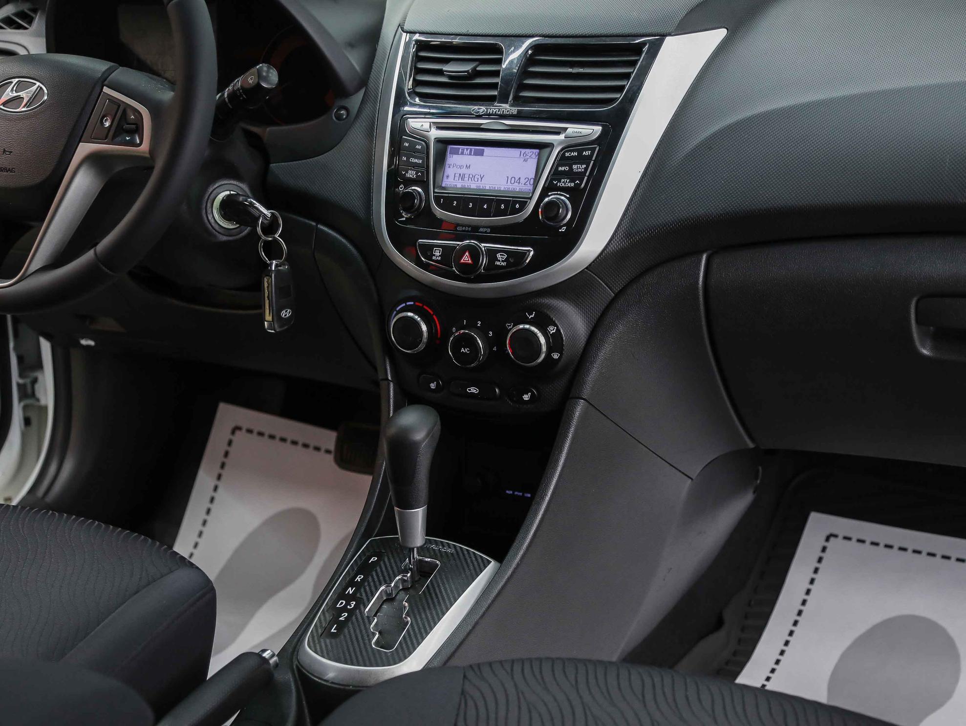 Hyundai Solaris 2014, белый, ДЦ Орехово