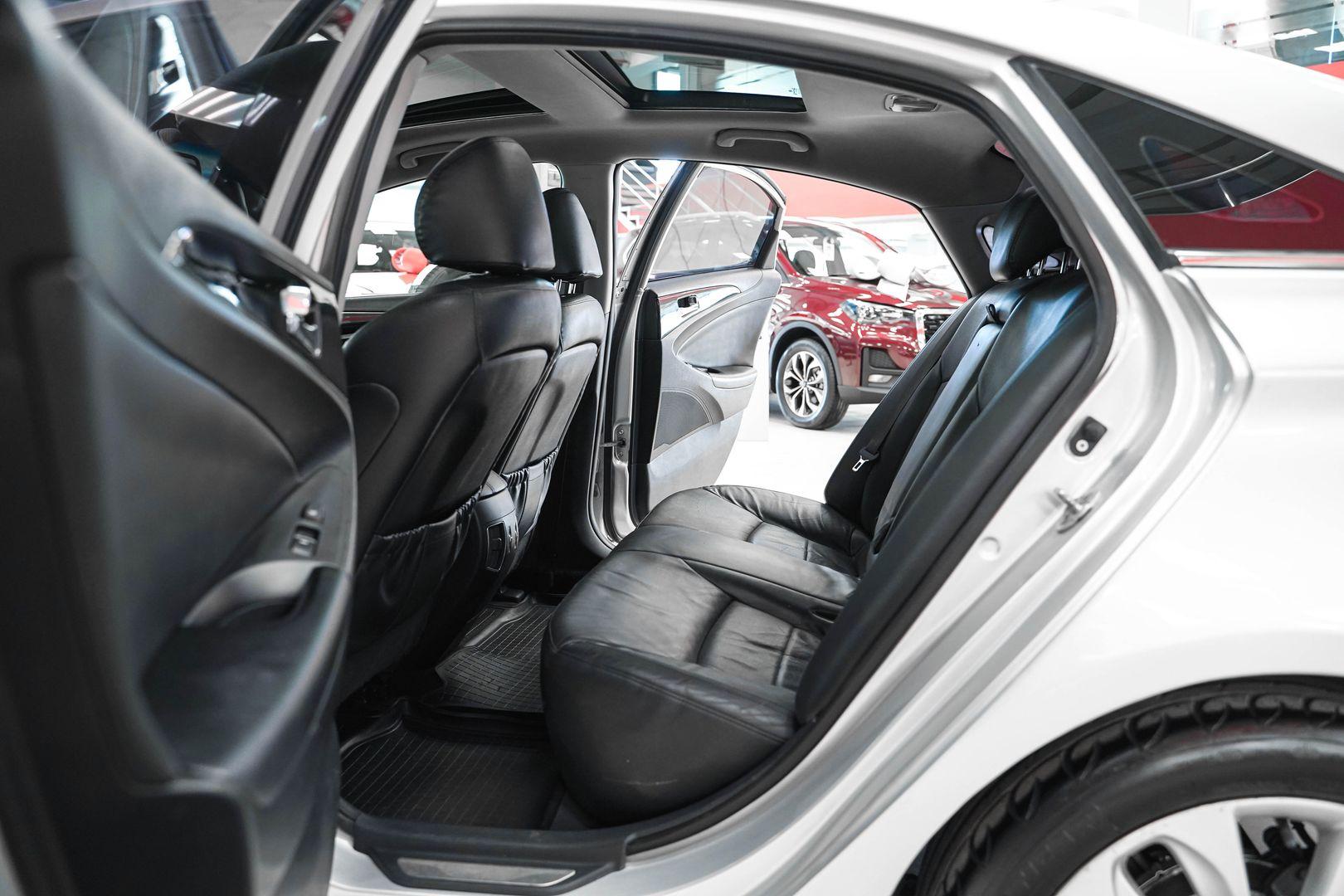 Hyundai Sonata 2010, серебряный, ДЦ Орехово