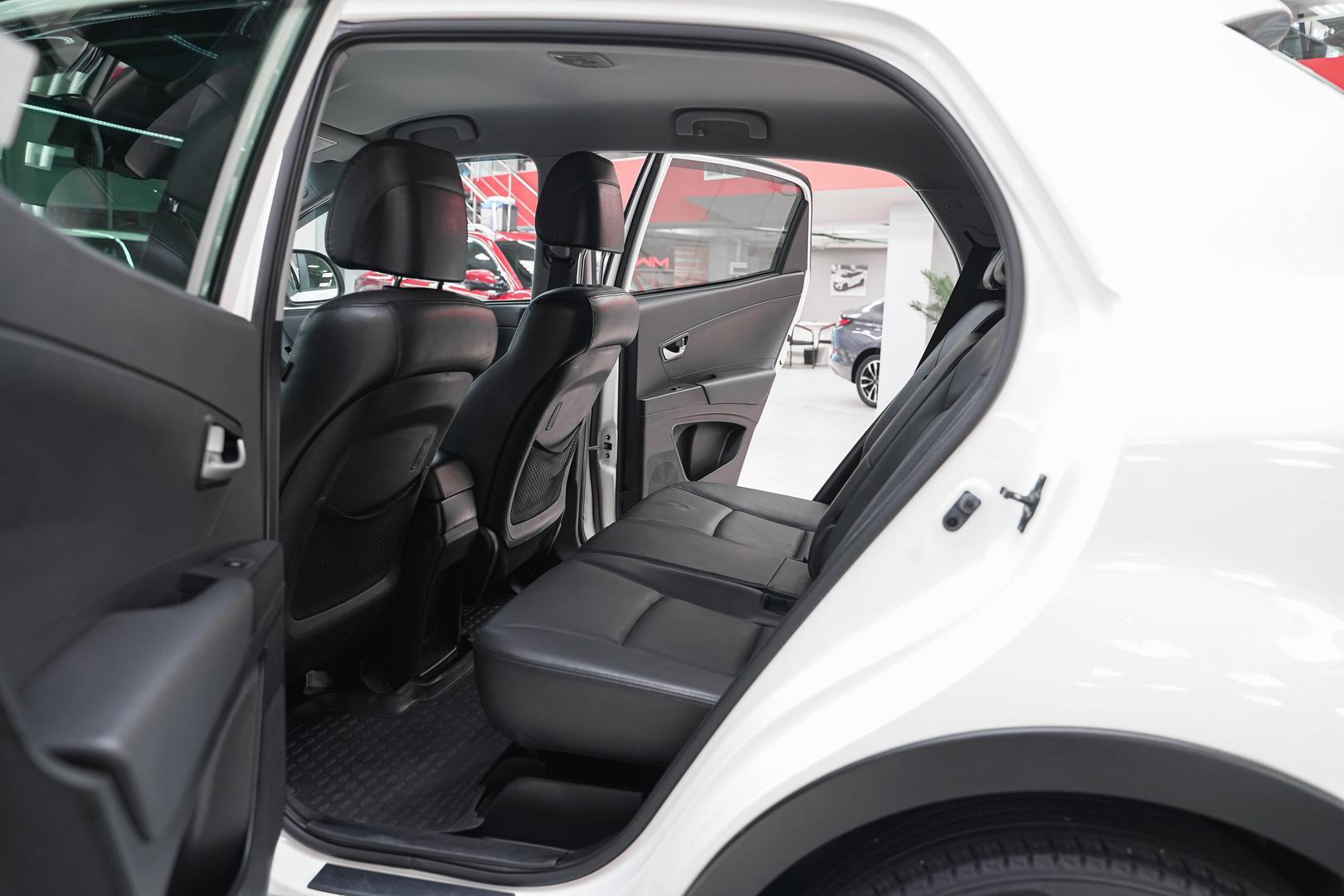 SsangYong Actyon 2011, белый, ДЦ Орехово