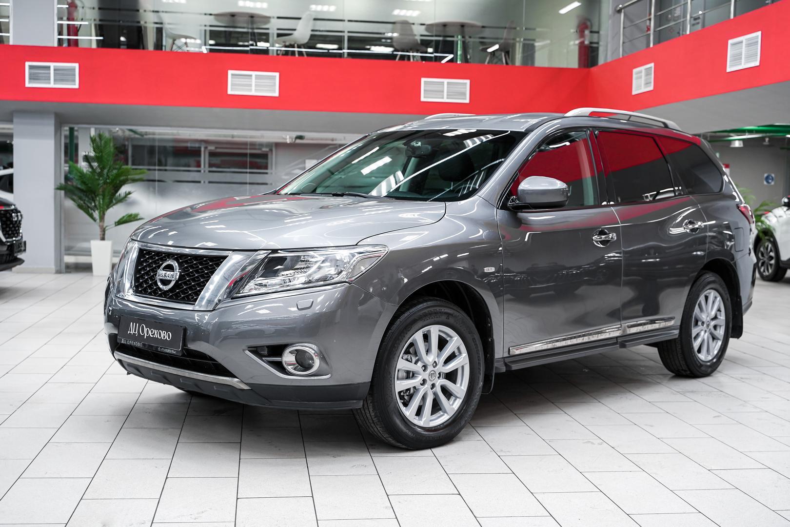 Nissan Pathfinder 2016, серый, ДЦ Орехово