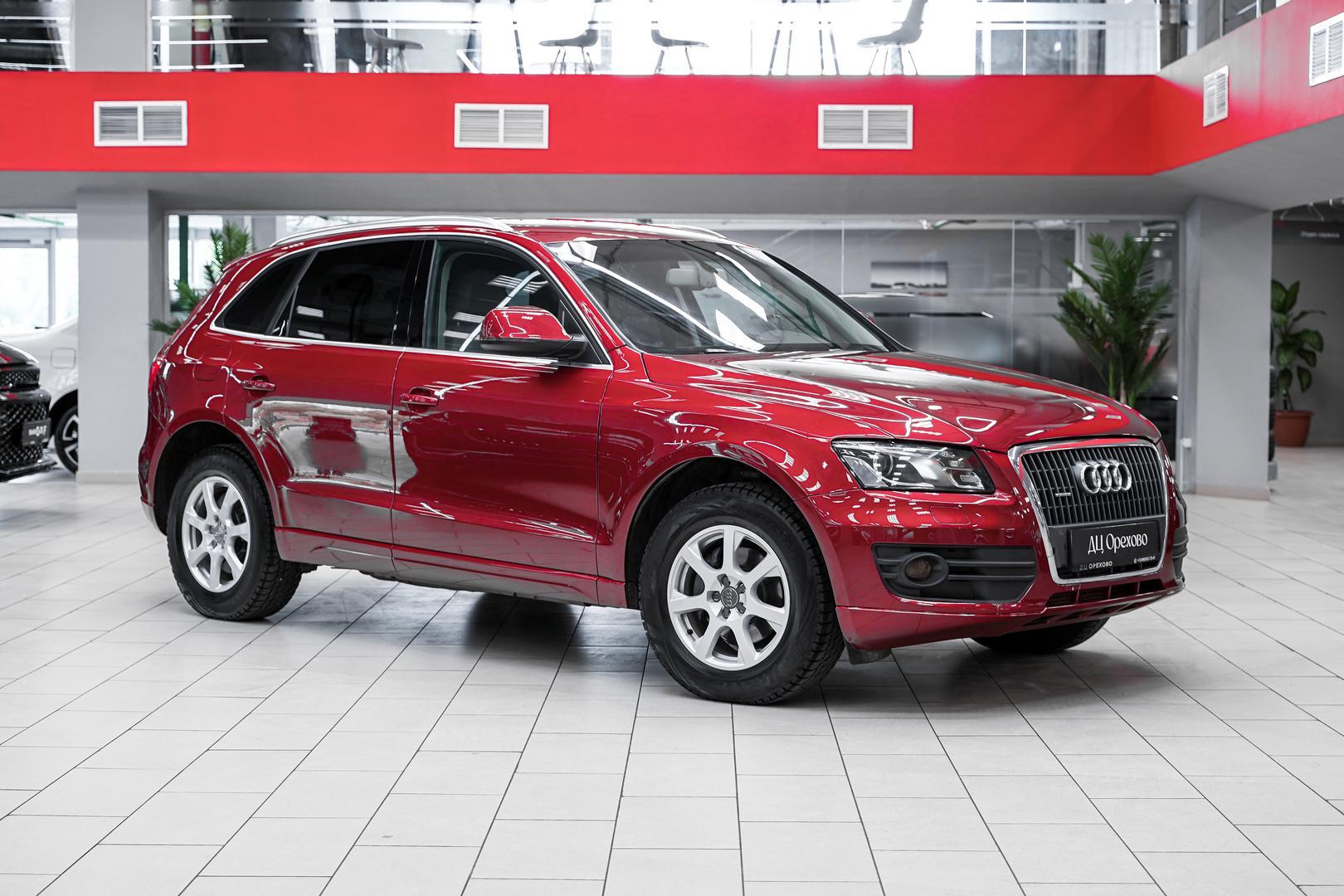 Audi Q5 2010, красный, ДЦ Орехово