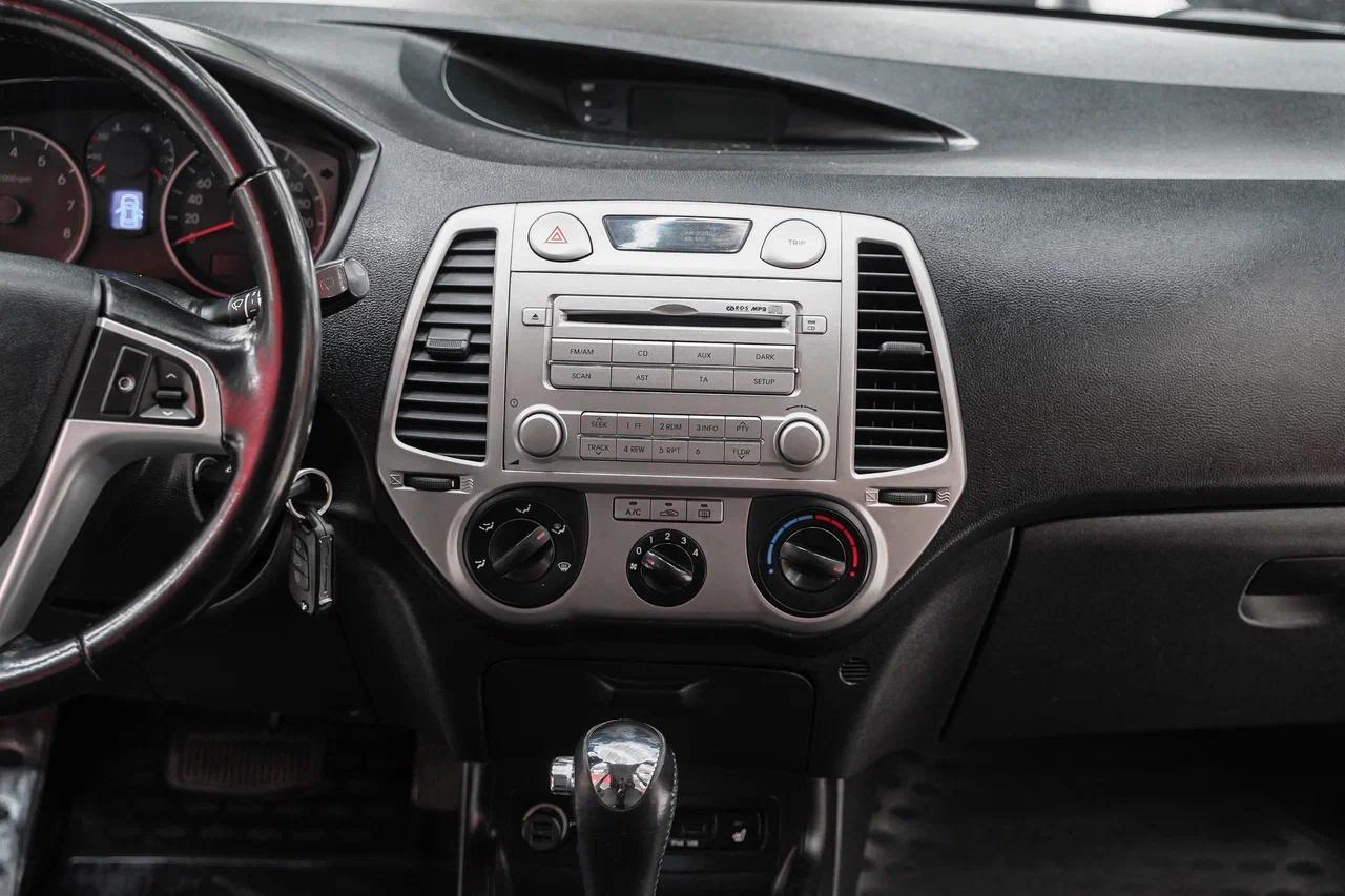 Hyundai i20 2010, красный, ДЦ Орехово