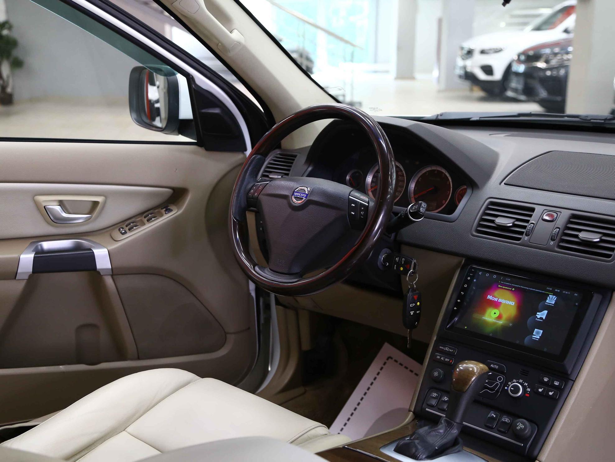 Volvo XC90 2011, белый, ДЦ Орехово