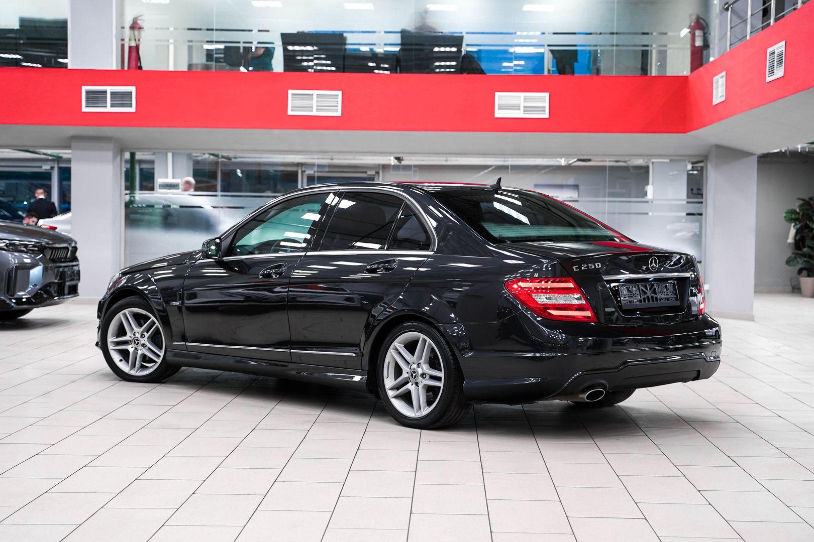 Mercedes-Benz C-Класс 2011, черный, ДЦ Орехово