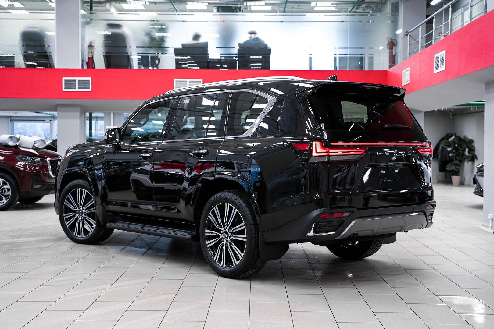 Lexus LX 2024, черный, ДЦ Орехово