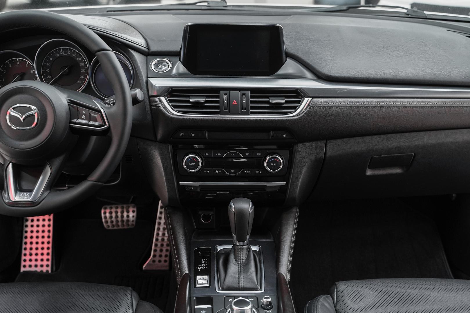 Mazda 6 2017, белый, ДЦ Орехово