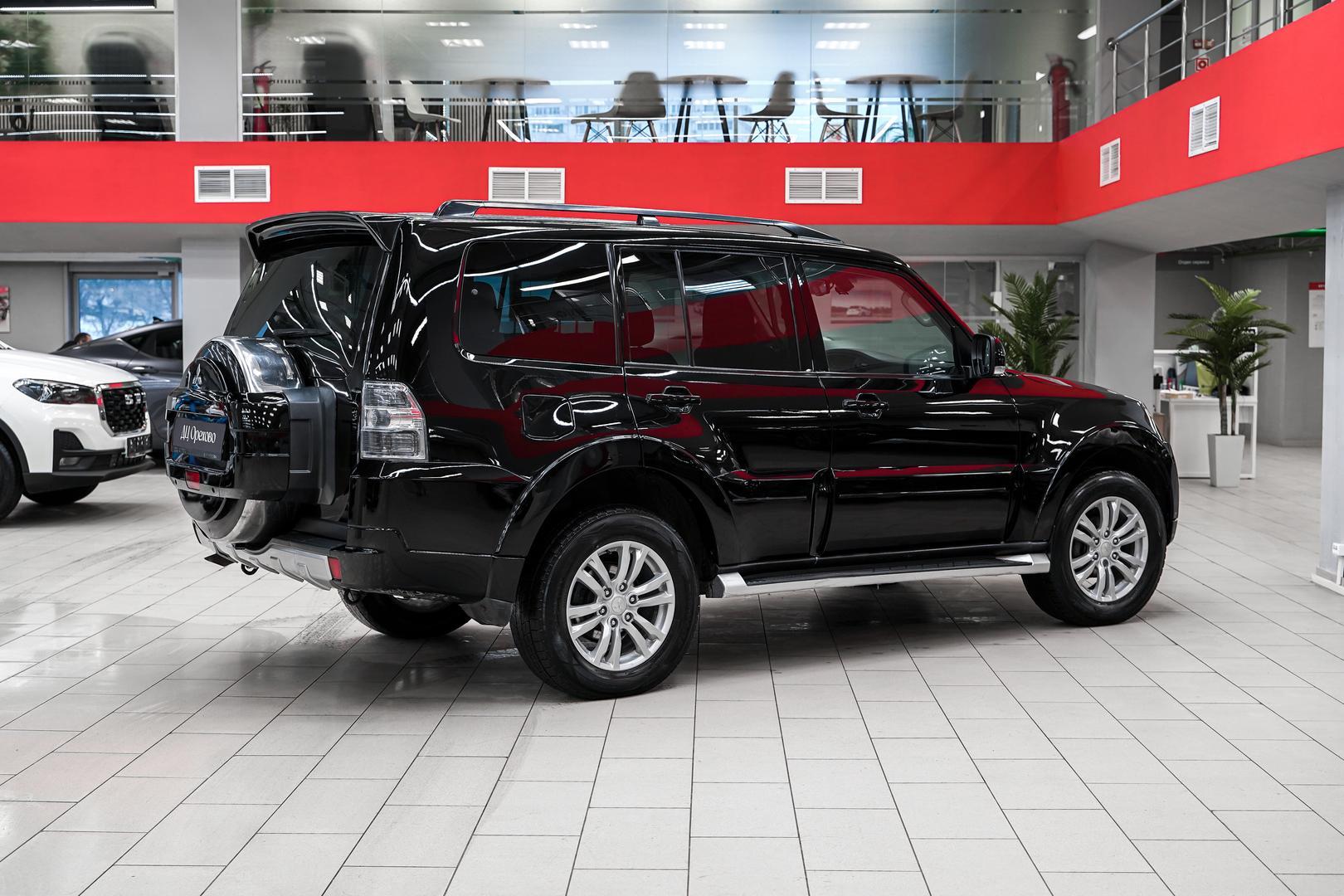 Mitsubishi Pajero 2011, черный, ДЦ Орехово