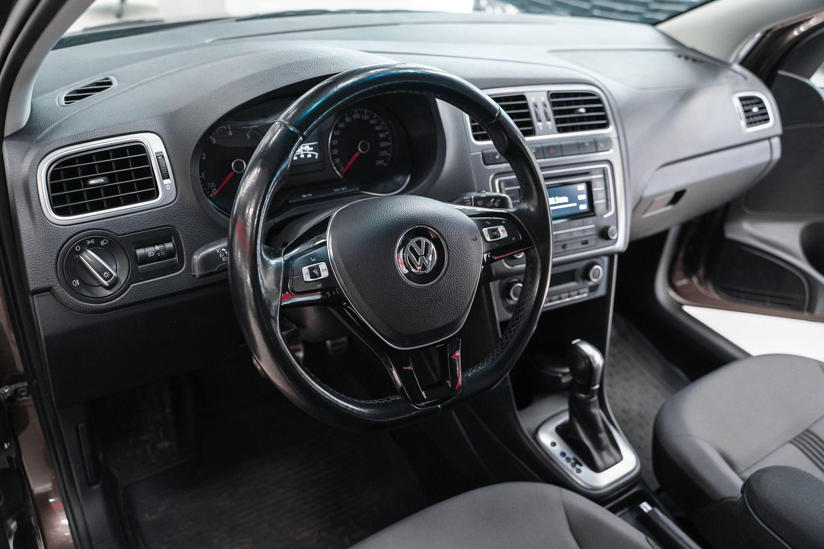 Volkswagen Polo 2016, коричневый, ДЦ Орехово