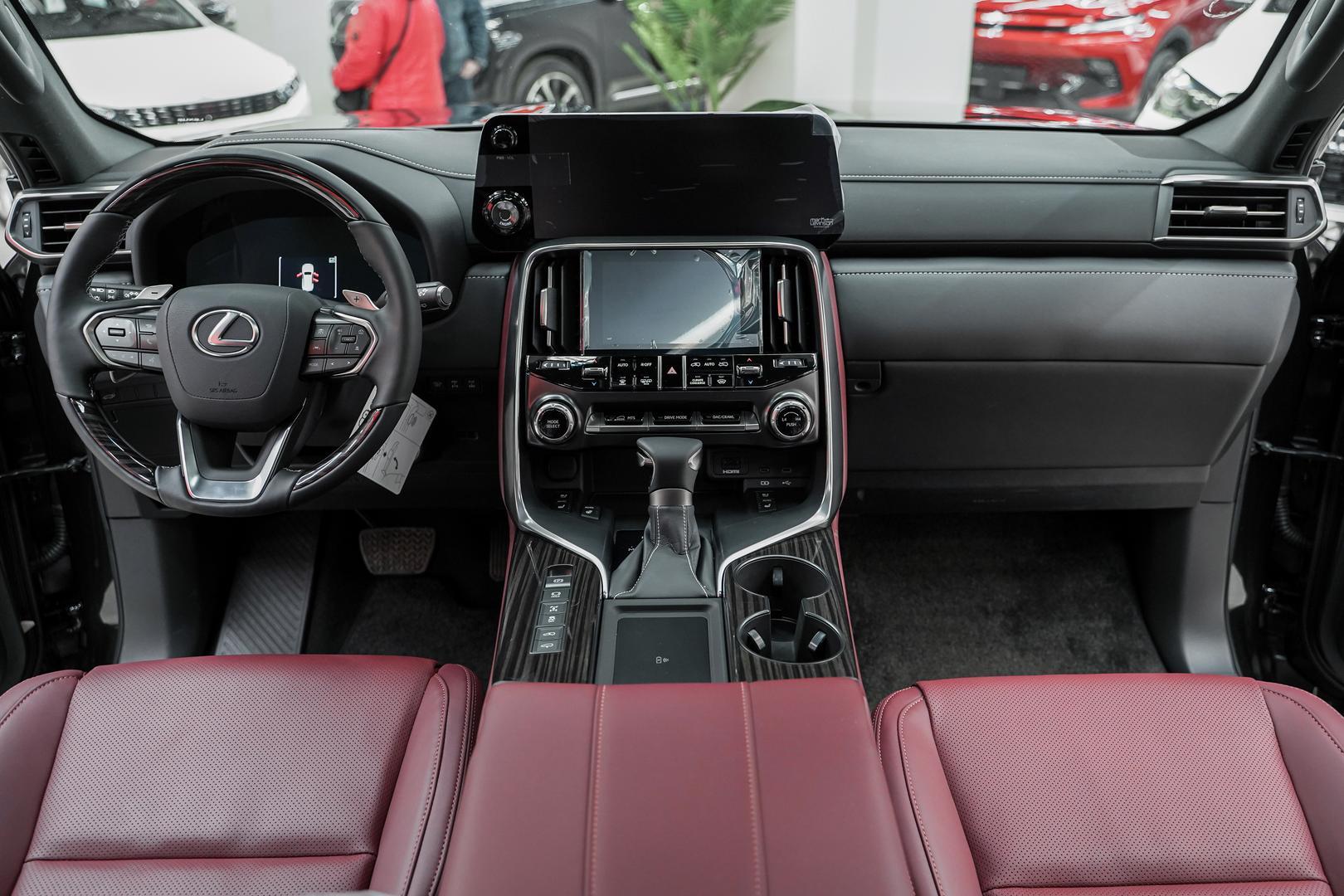 Lexus LX 2026, черный, ДЦ Орехово
