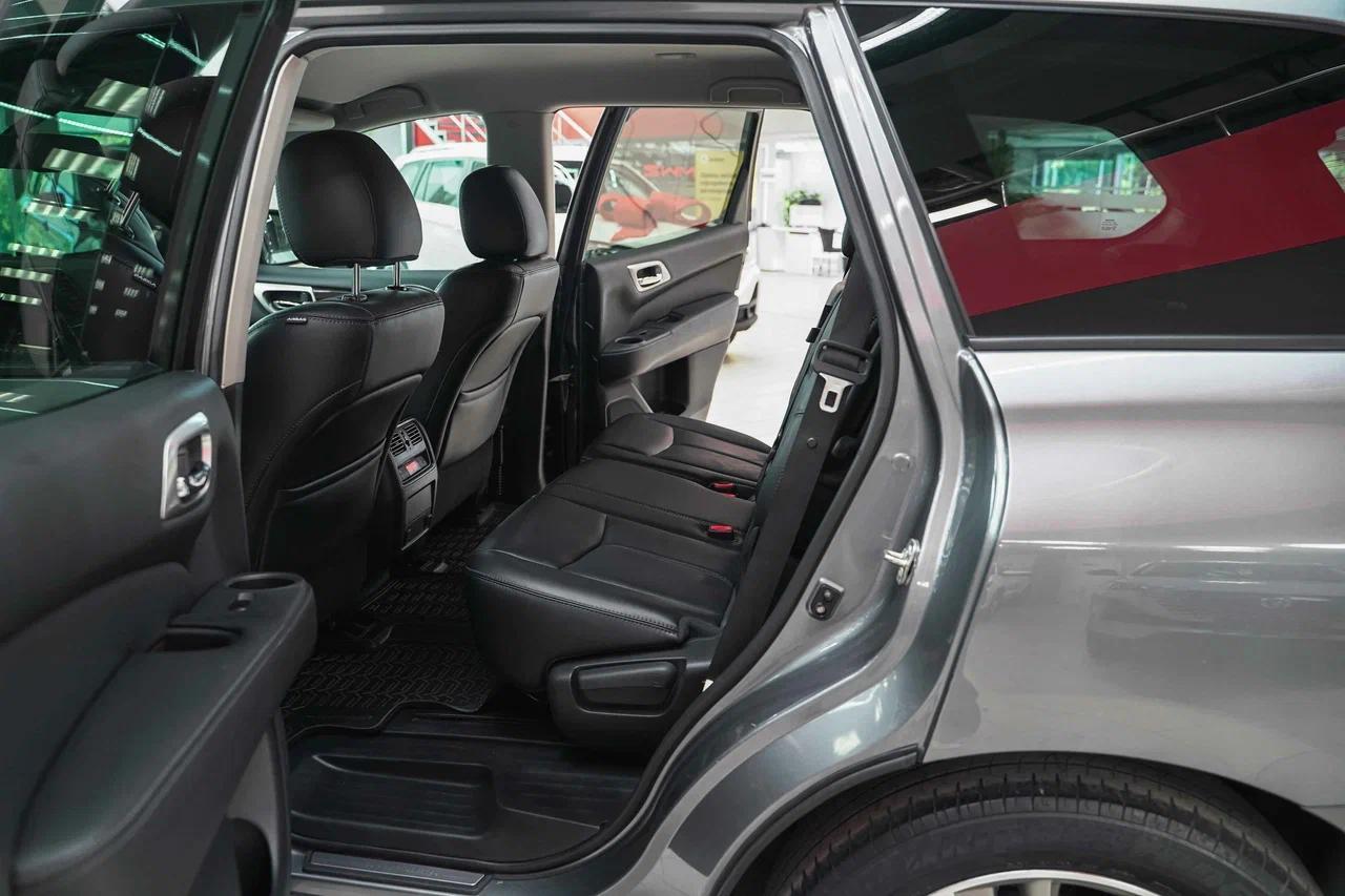 Nissan Pathfinder 2015, серый, ДЦ Орехово