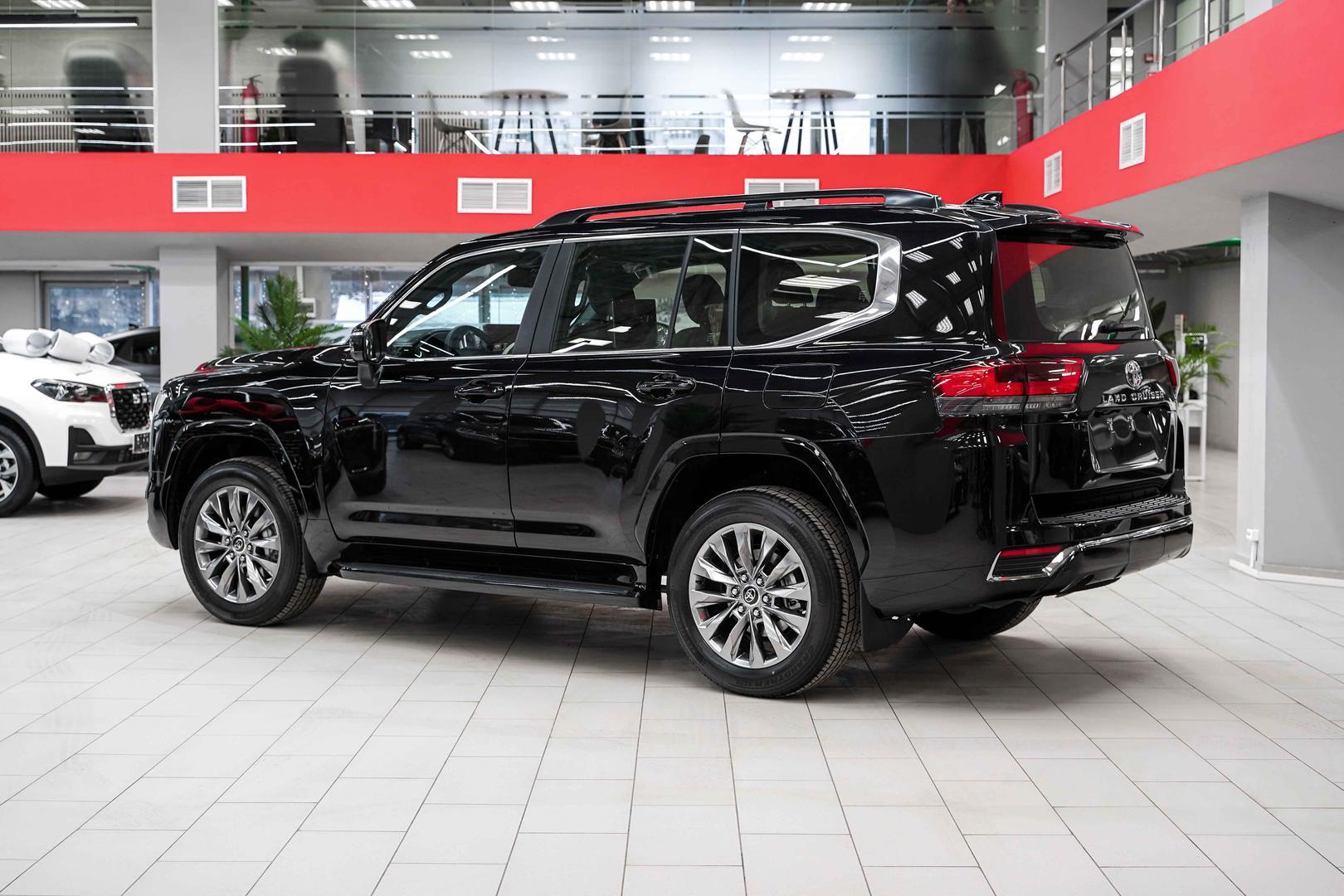 Toyota Land Cruiser 2025, черный, ДЦ Орехово