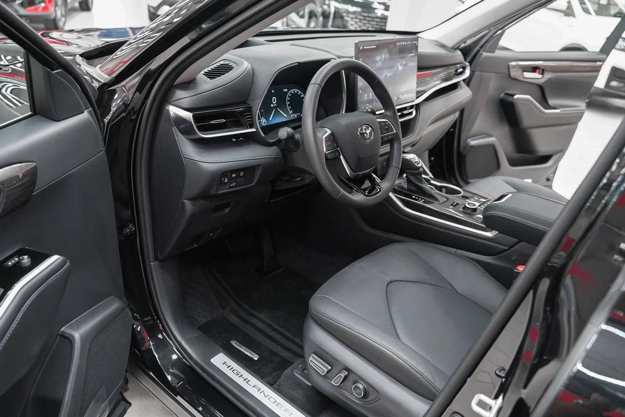 Toyota Highlander 2025, черный, ДЦ Орехово