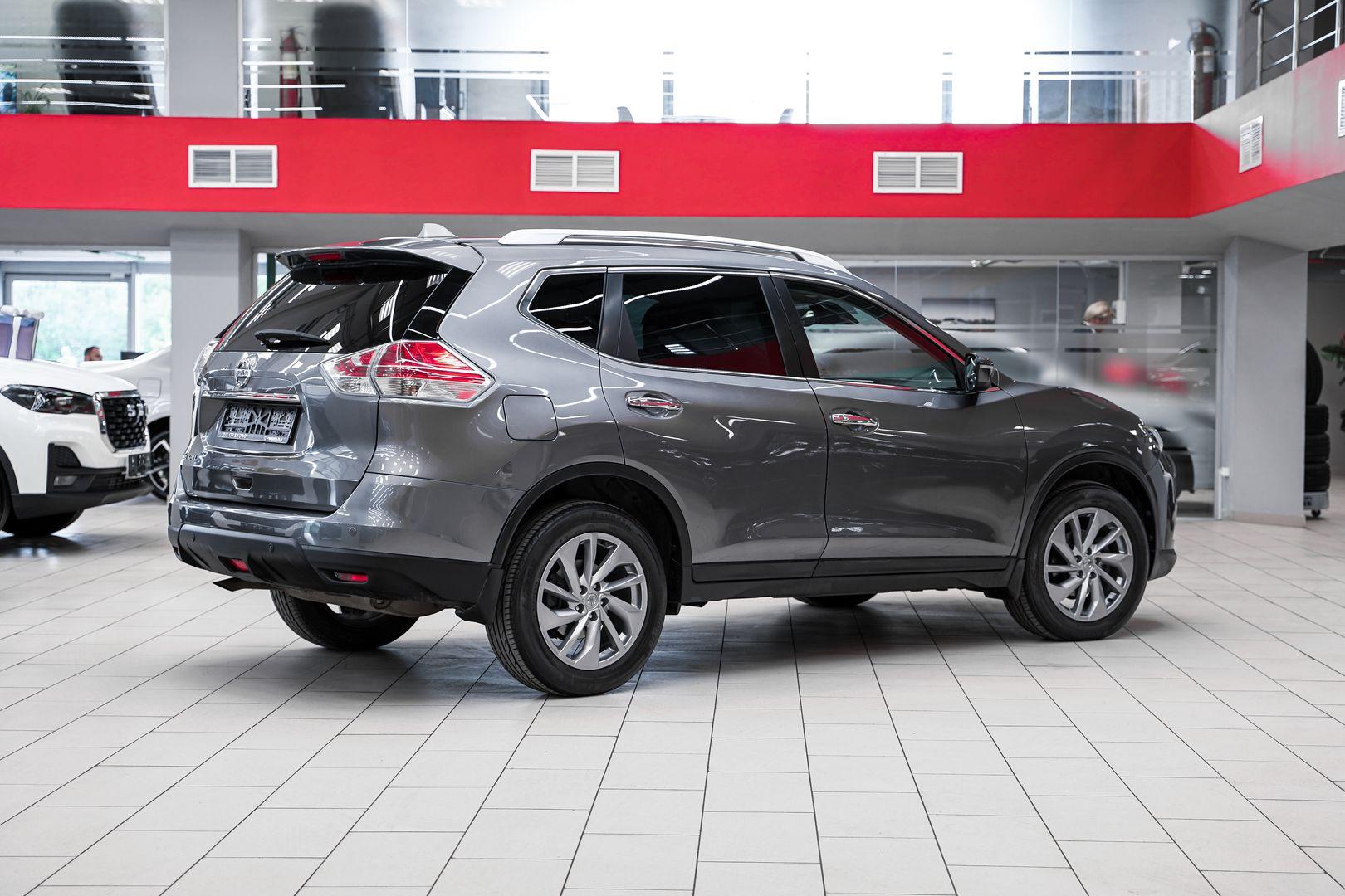 Nissan X-Trail 2015, серый, ДЦ Орехово