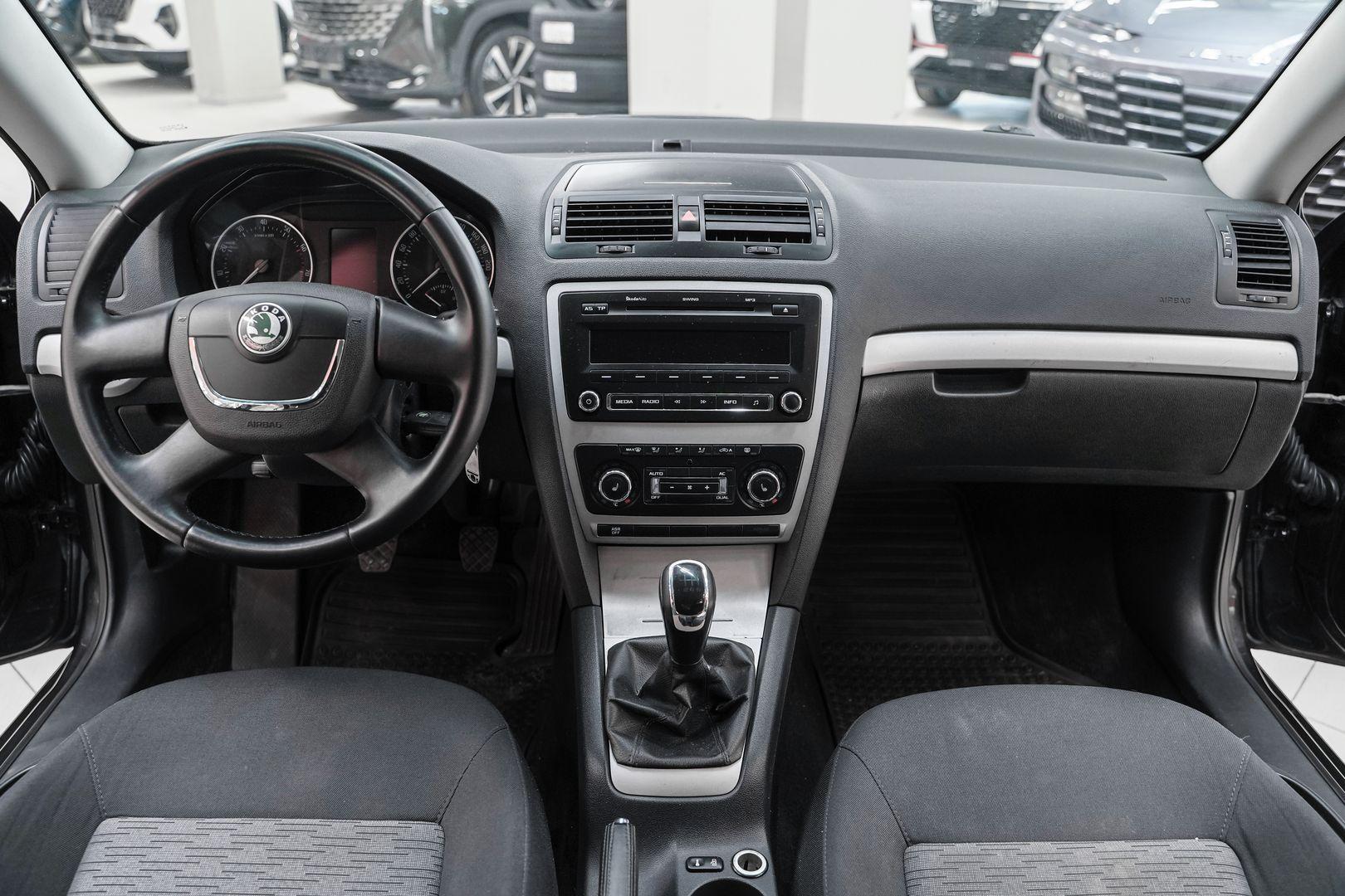Skoda Octavia 2012, черный, ДЦ Орехово