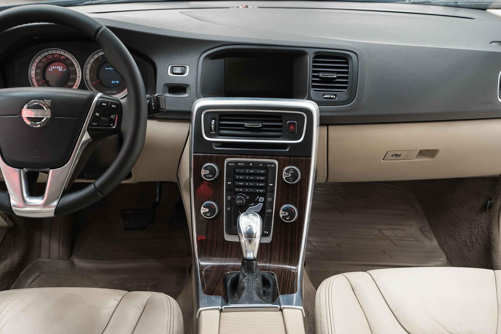 Volvo S60 2013, синий, ДЦ Орехово