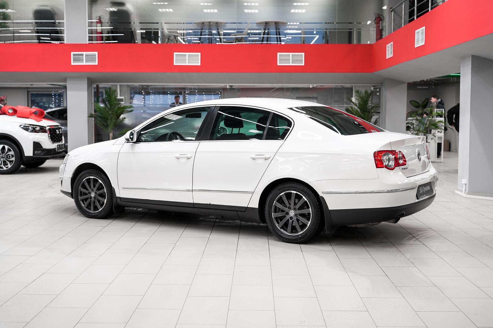 Volkswagen Passat 2007, белый, ДЦ Орехово