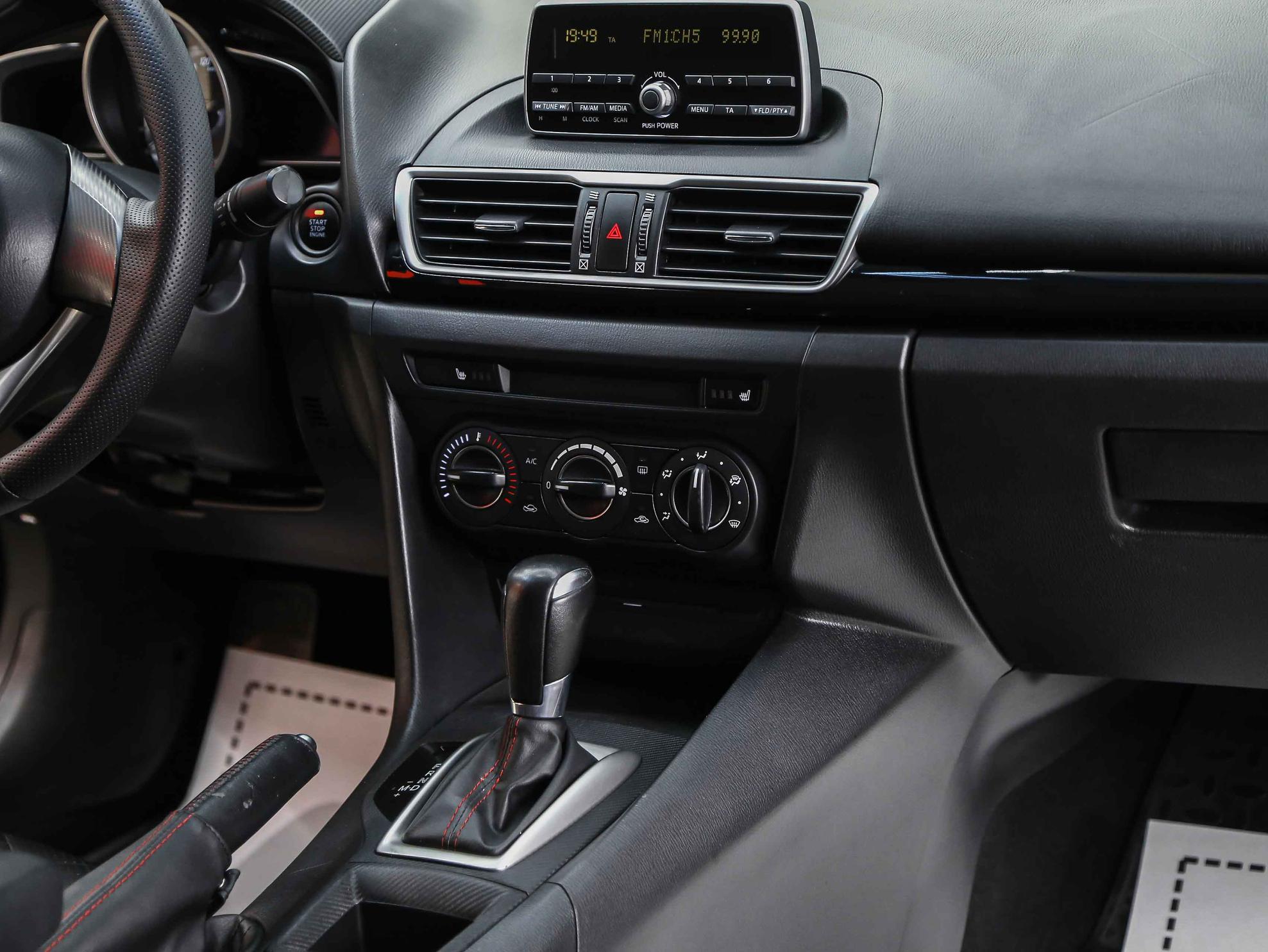 Mazda 3 2014, белый, ДЦ Орехово