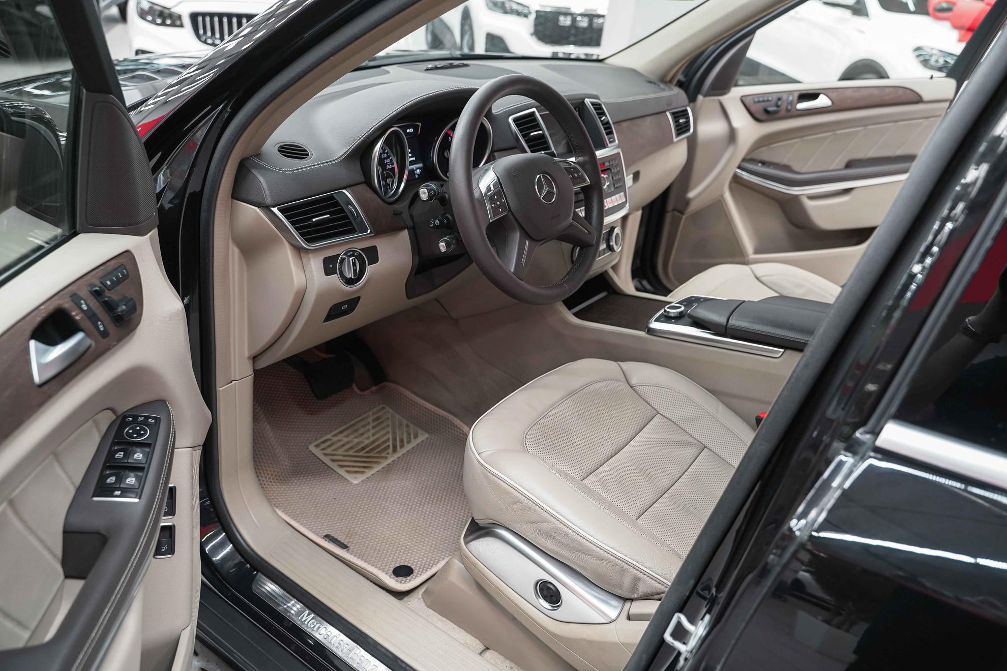 Mercedes-Benz GL-Класс 2013, черный, ДЦ Орехово