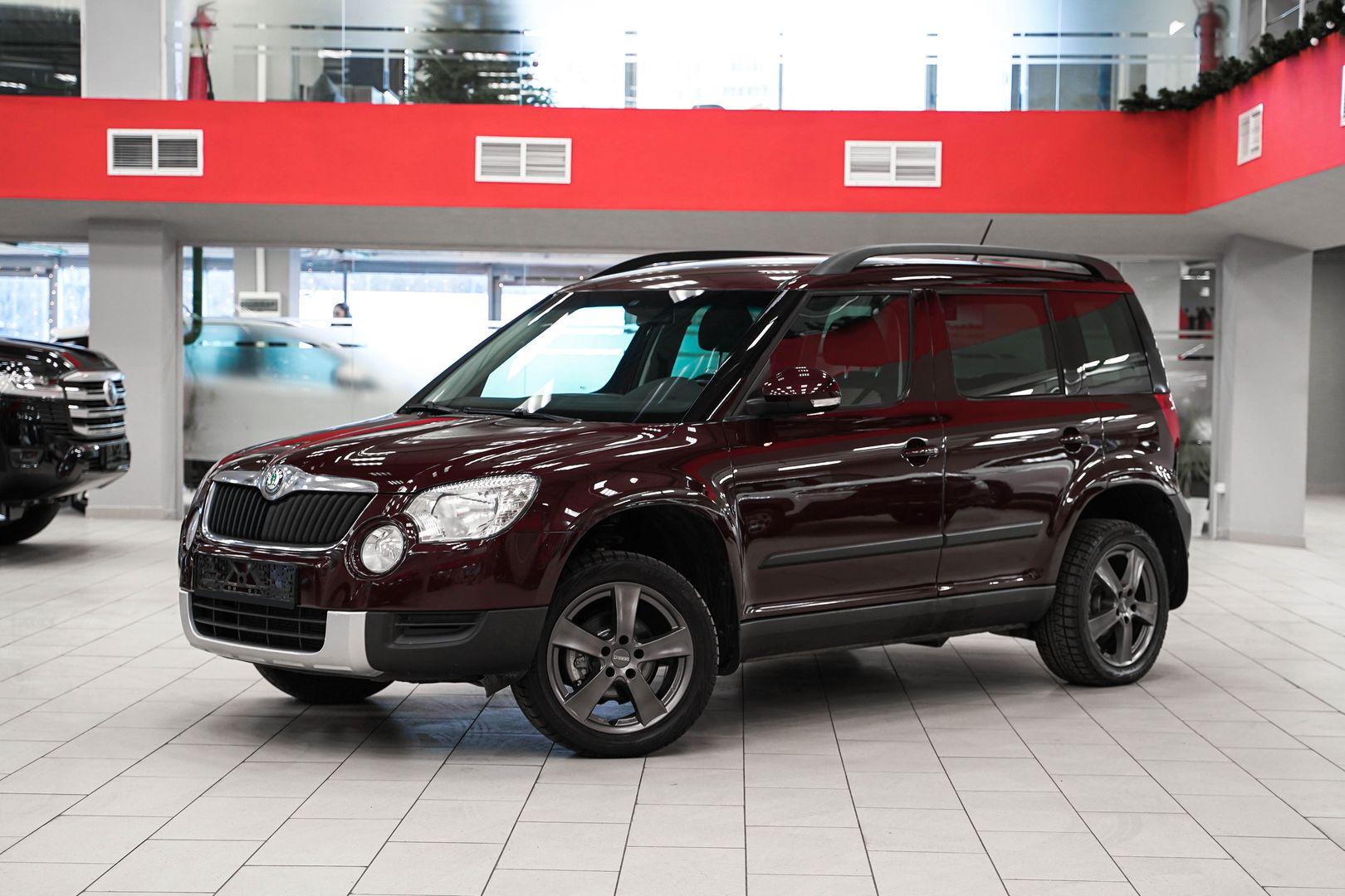 Skoda Yeti 2011, пурпурный, ДЦ Орехово