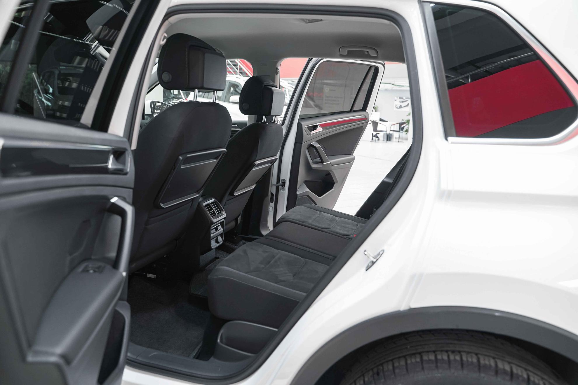 Volkswagen Tiguan 2017, белый, ДЦ Орехово