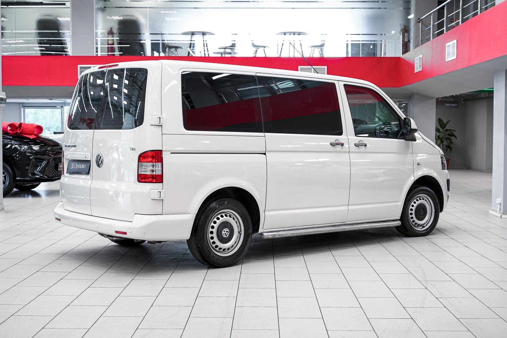 Volkswagen Transporter 2010, белый, ДЦ Орехово