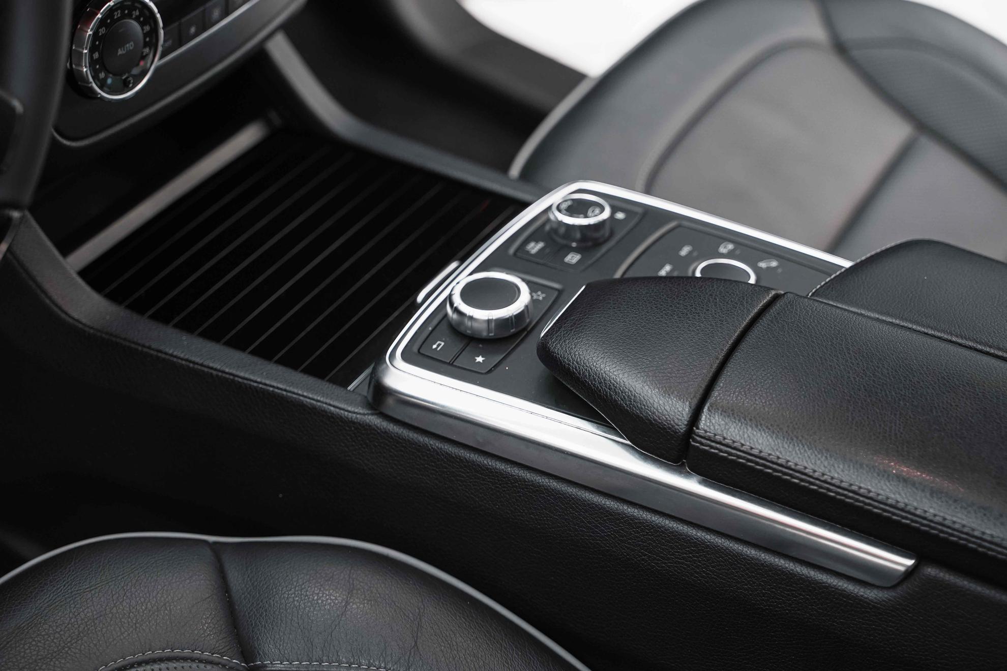 Mercedes-Benz GL-Класс 2013, белый, ДЦ Орехово